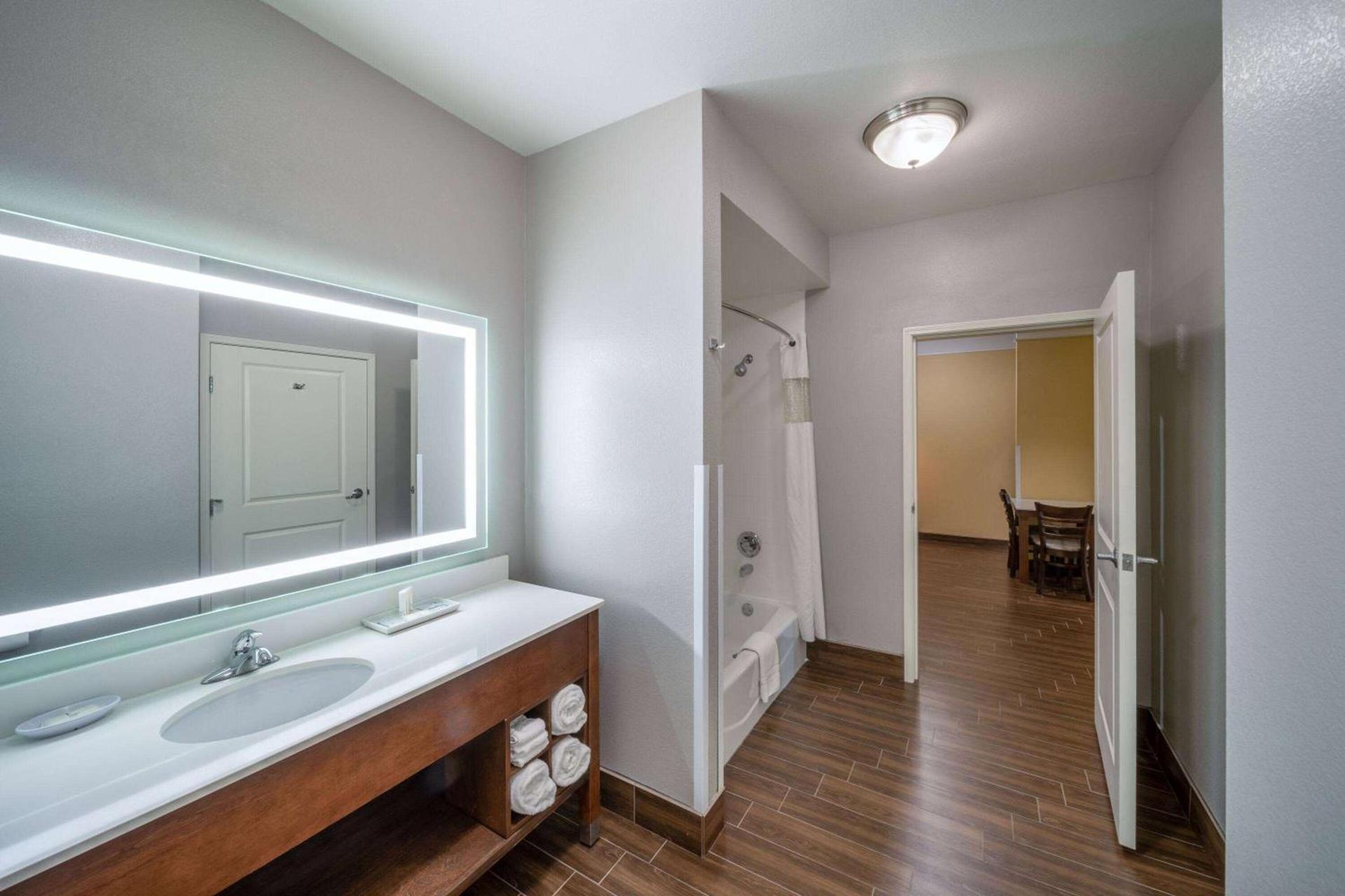 La Quinta by Wyndham Houston NW Beltway8/WestRD photo 38
