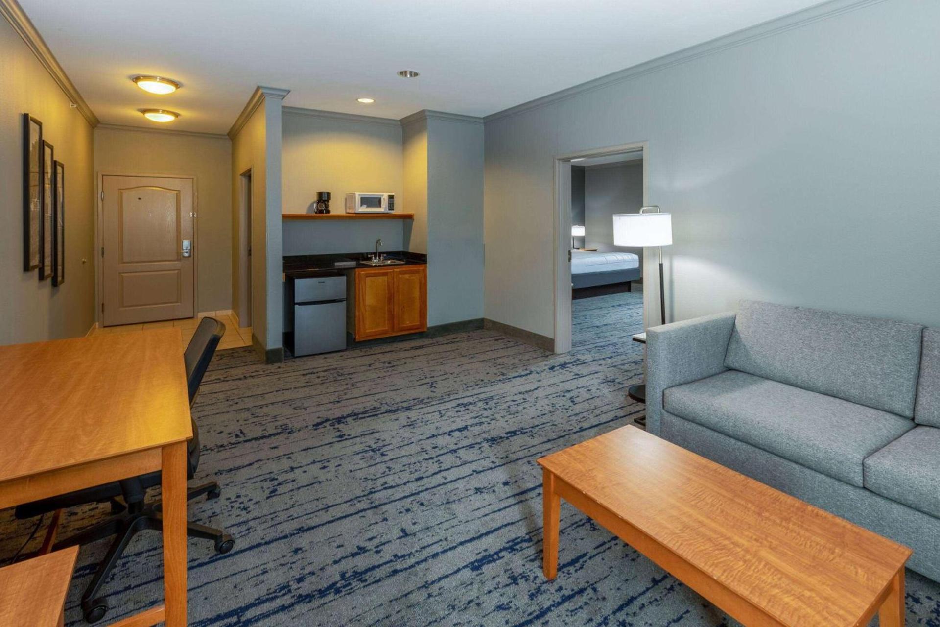 La Quinta by Wyndham Bridgeport photo 17
