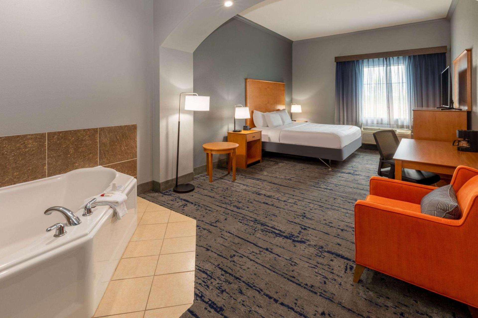 La Quinta by Wyndham Bridgeport photo 22