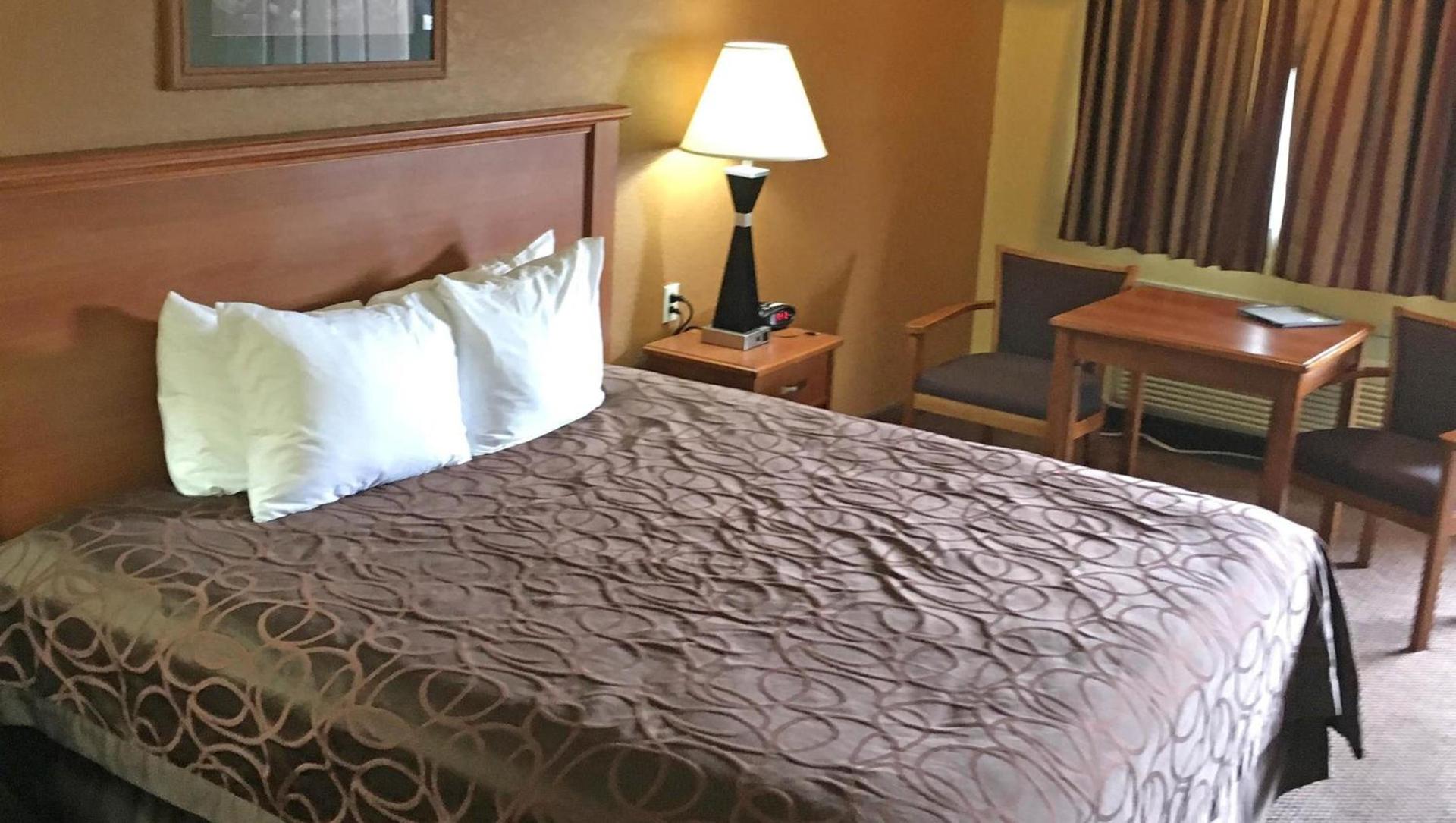 Xecutive Inn and Suites photo 24