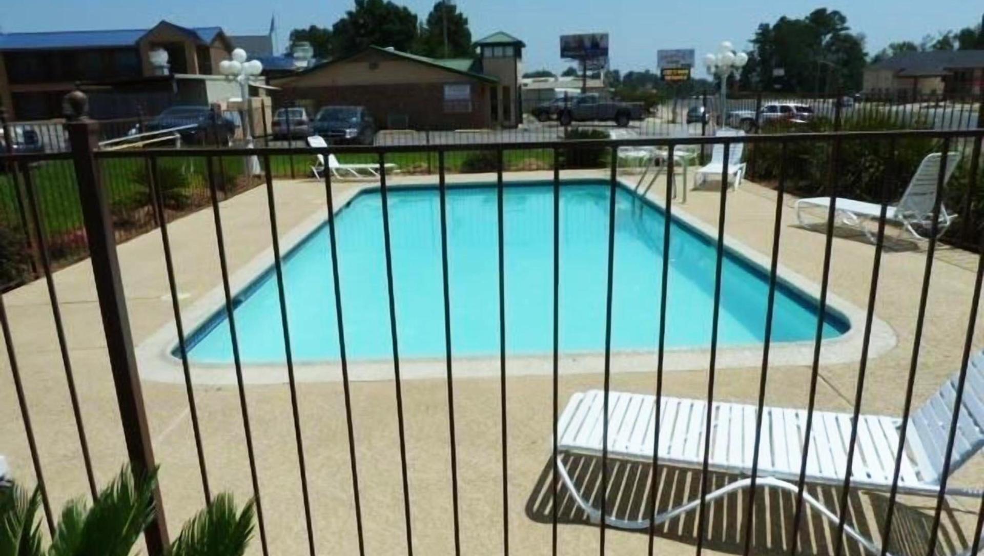 Xecutive Inn and Suites photo 48