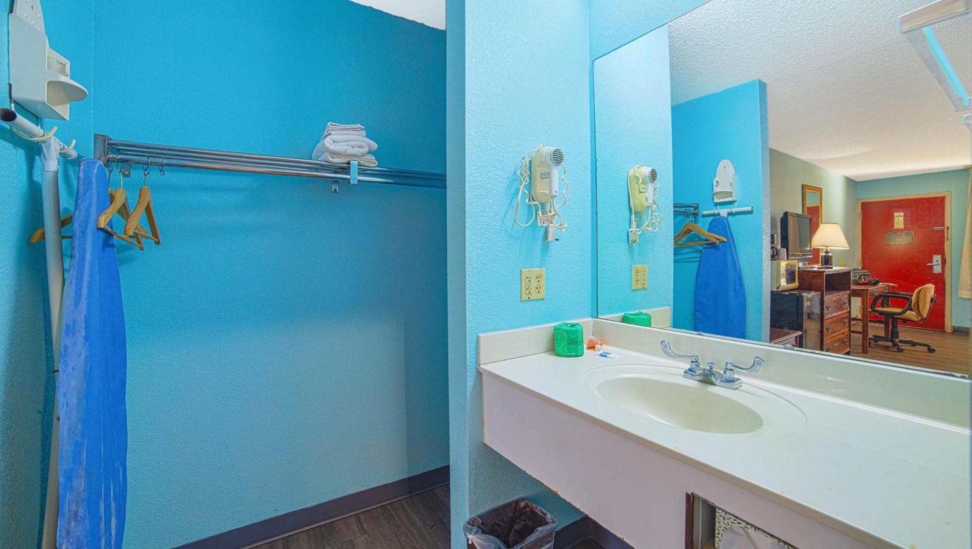 Mayfair Inn photo 19