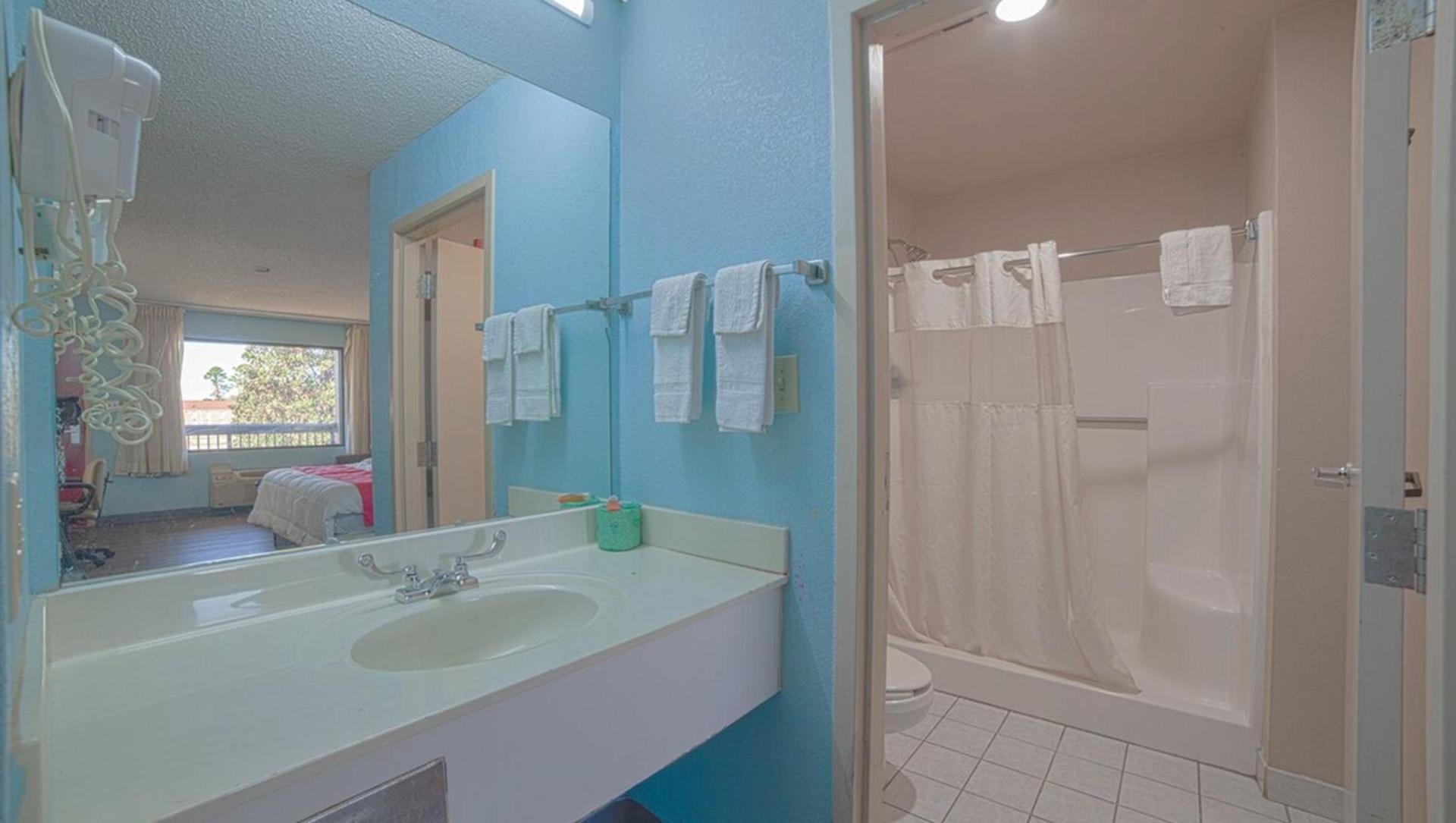 Mayfair Inn photo 17