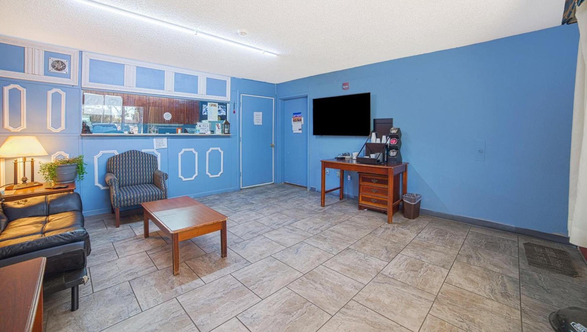 Mayfair Inn photo 22