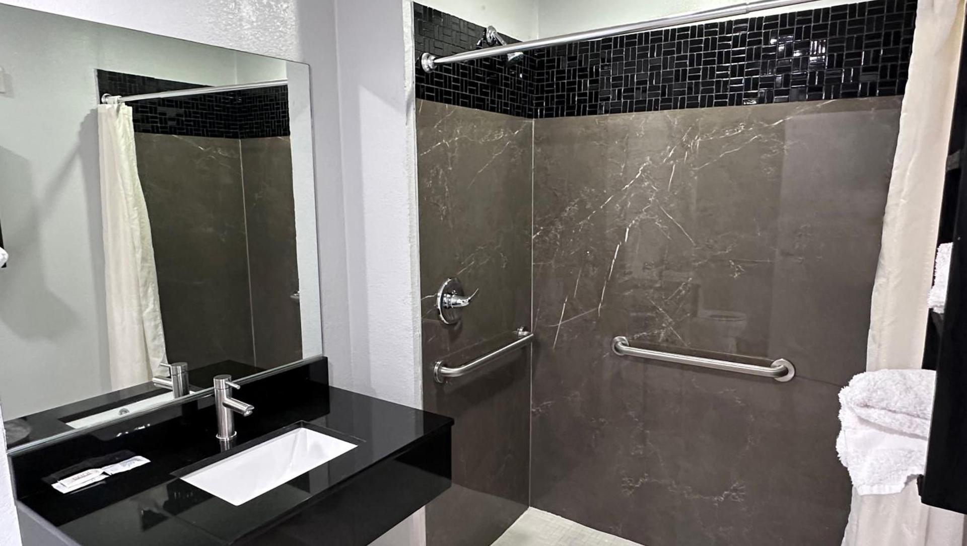 Xpress Inn & Extended Stays photo 99