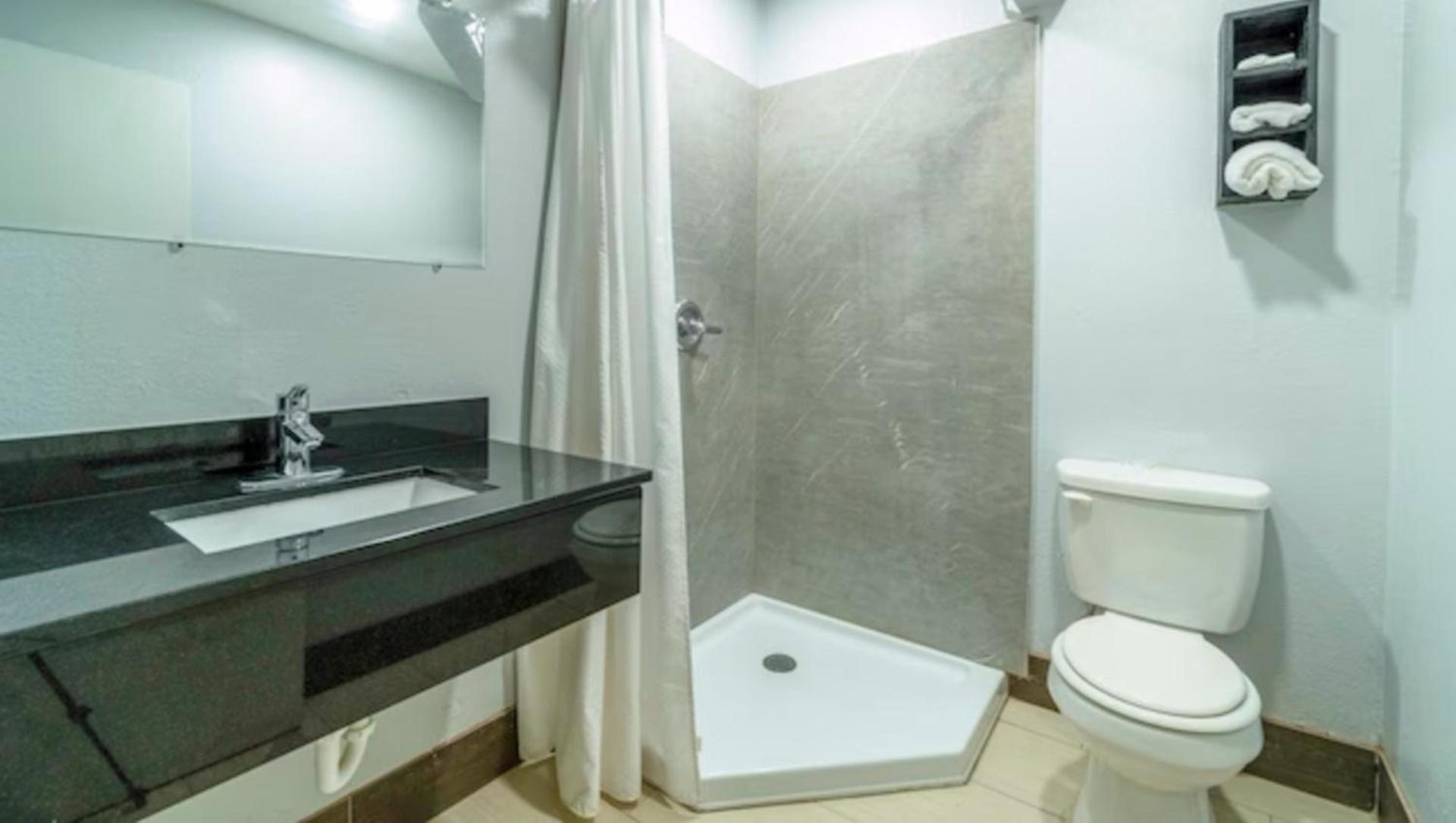 Xpress Inn & Extended Stays photo 94