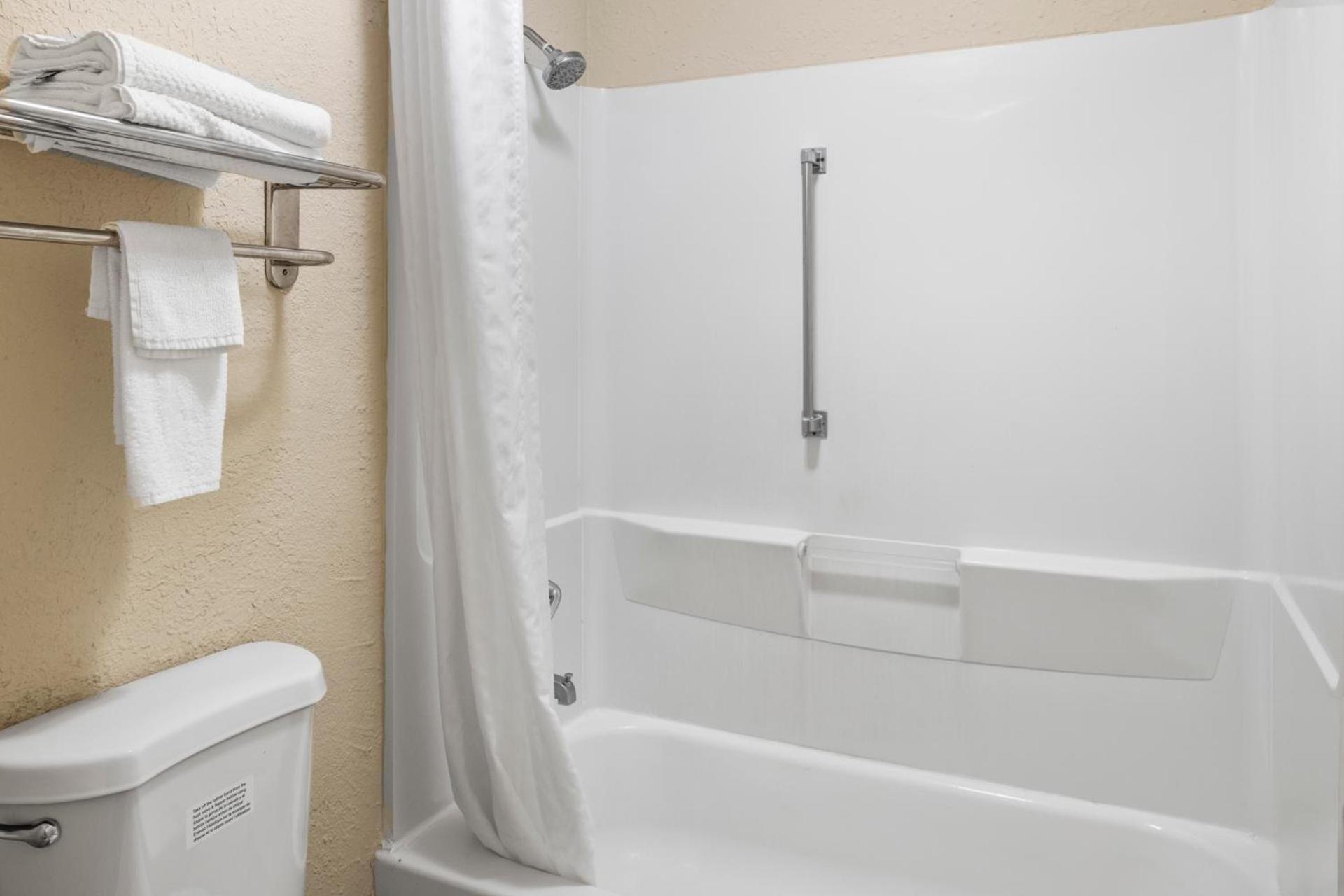 Quality Inn Kingsland photo 16