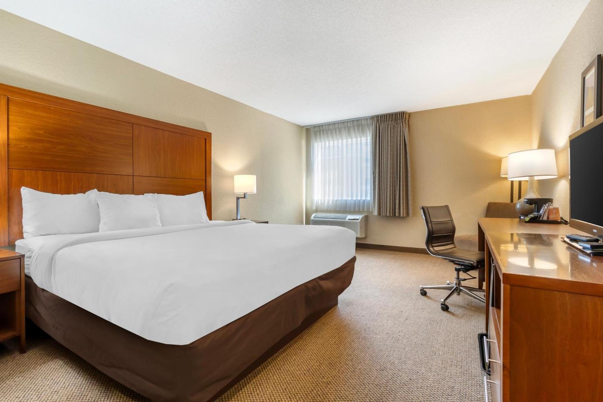 Comfort Inn & Suites Charleston Airport Convention Center photo 2