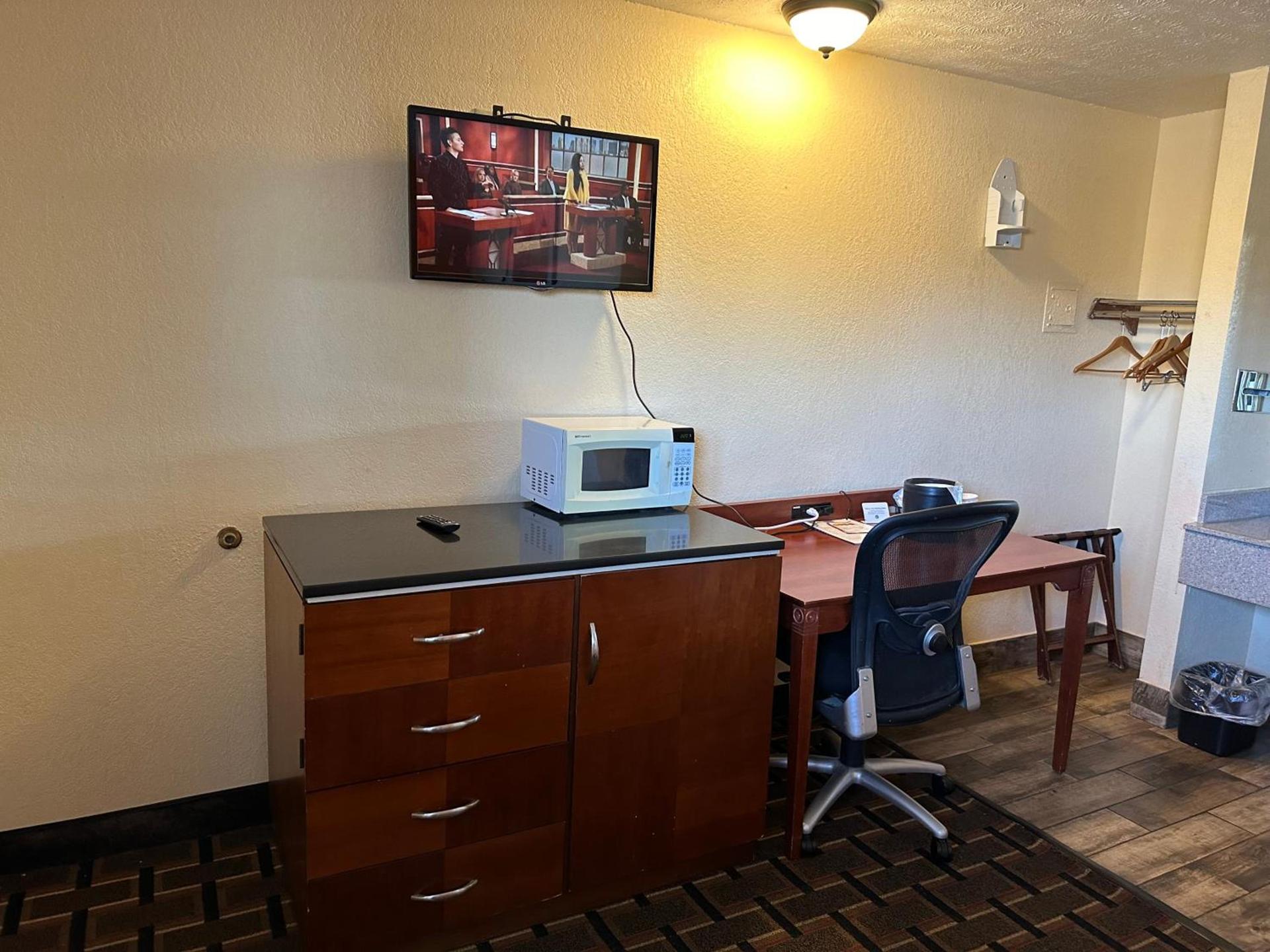 Stay Inn by OYO Near I 80 Lincoln West photo 15