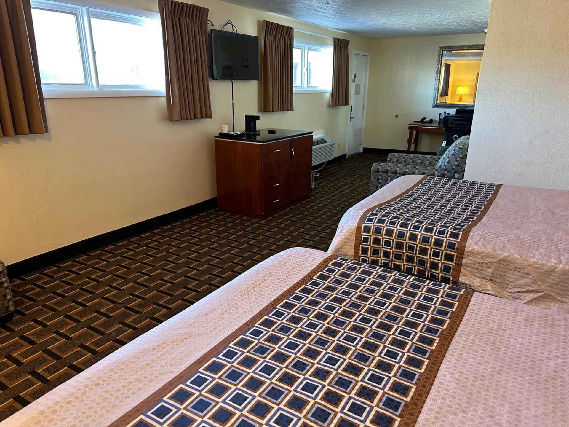 Stay Inn by OYO Near I 80 Lincoln West photo 18