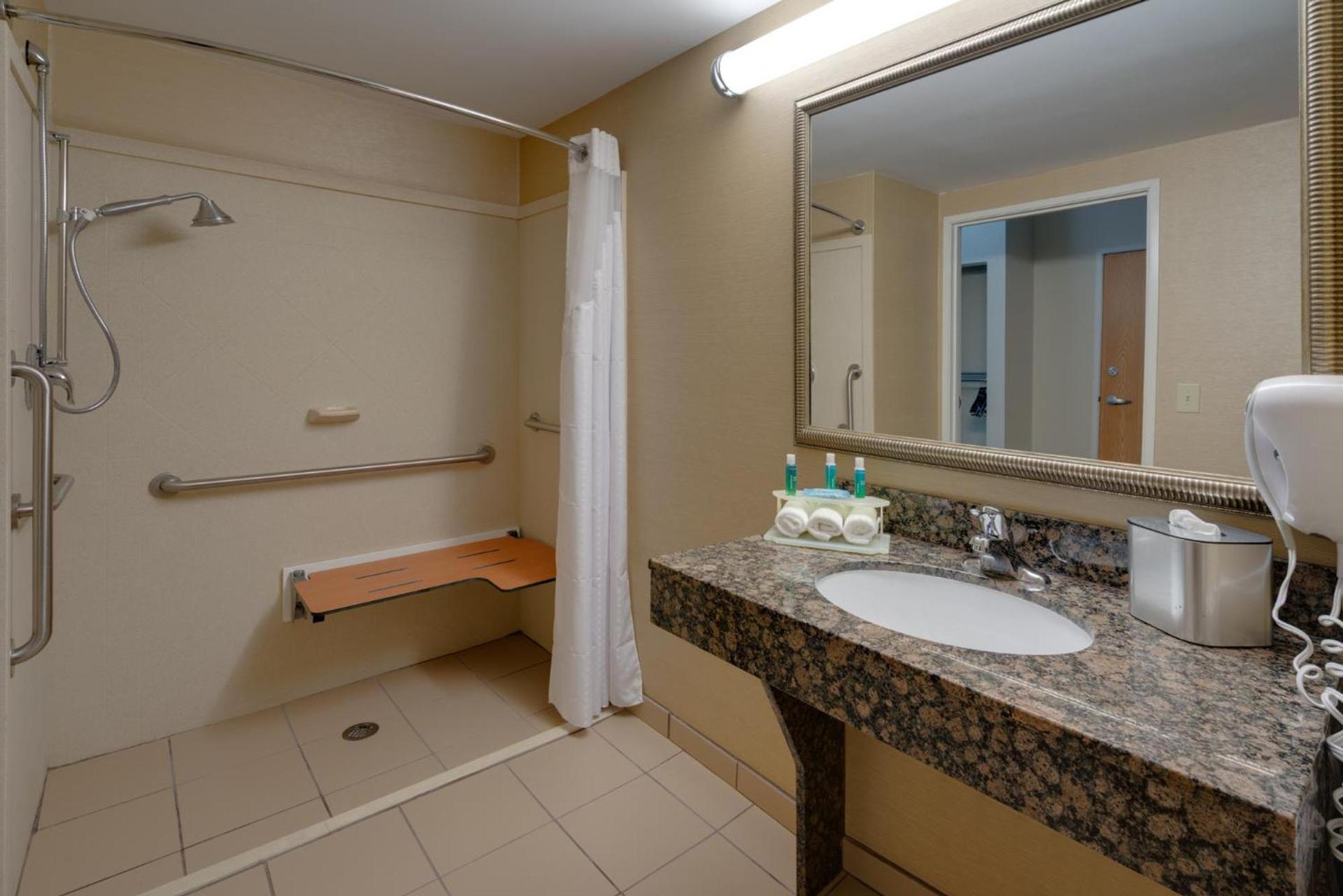 Holiday Inn Express Charles Town by IHG photo 5