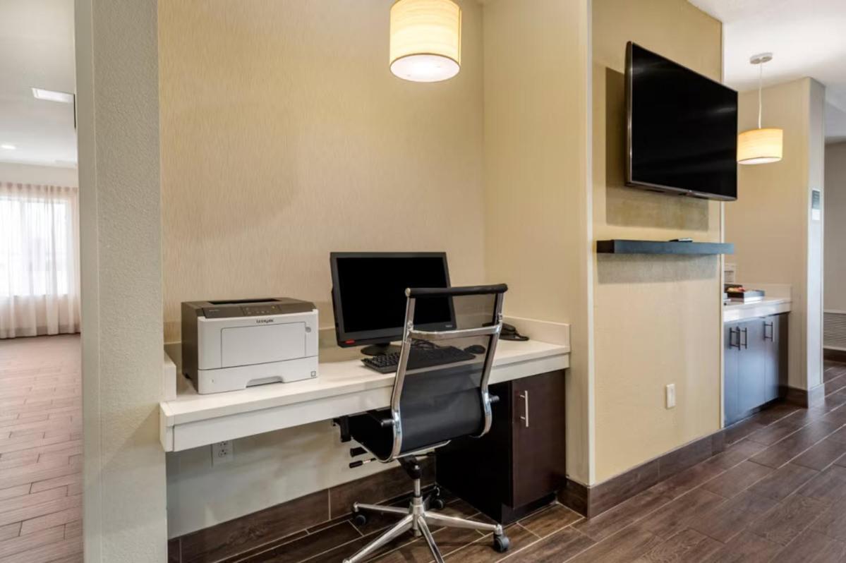 Garner Hotel Clarksville Northeast by IHG photo 12