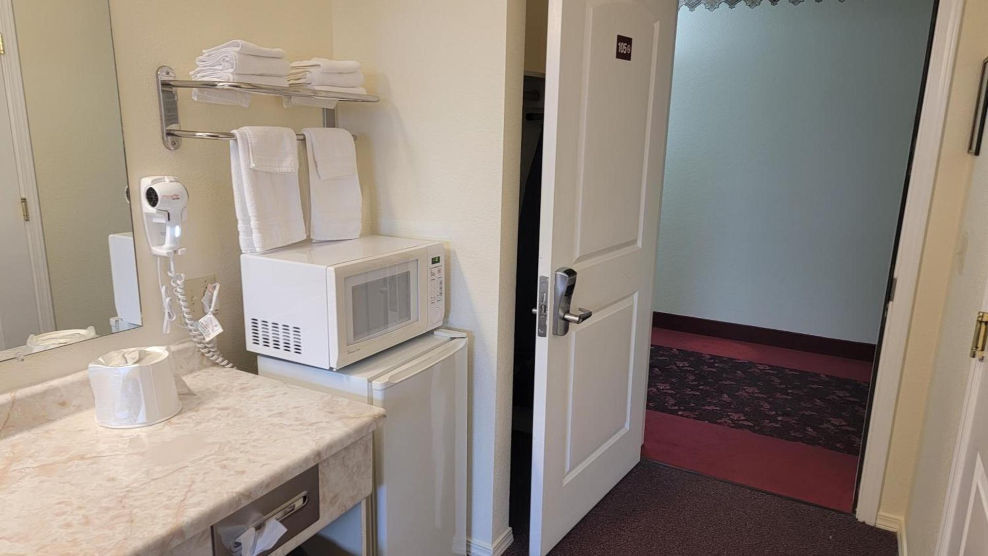 Oceanview Inn and Suites photo 12