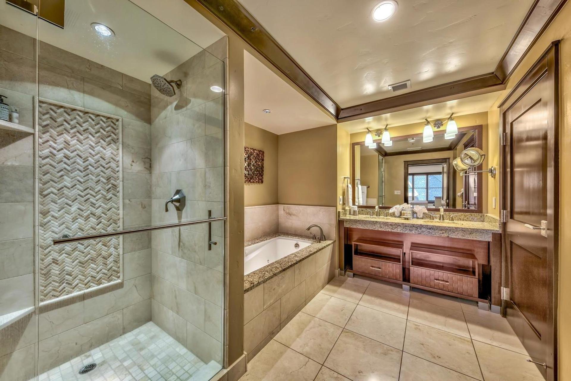 Constellation Residences photo 77
