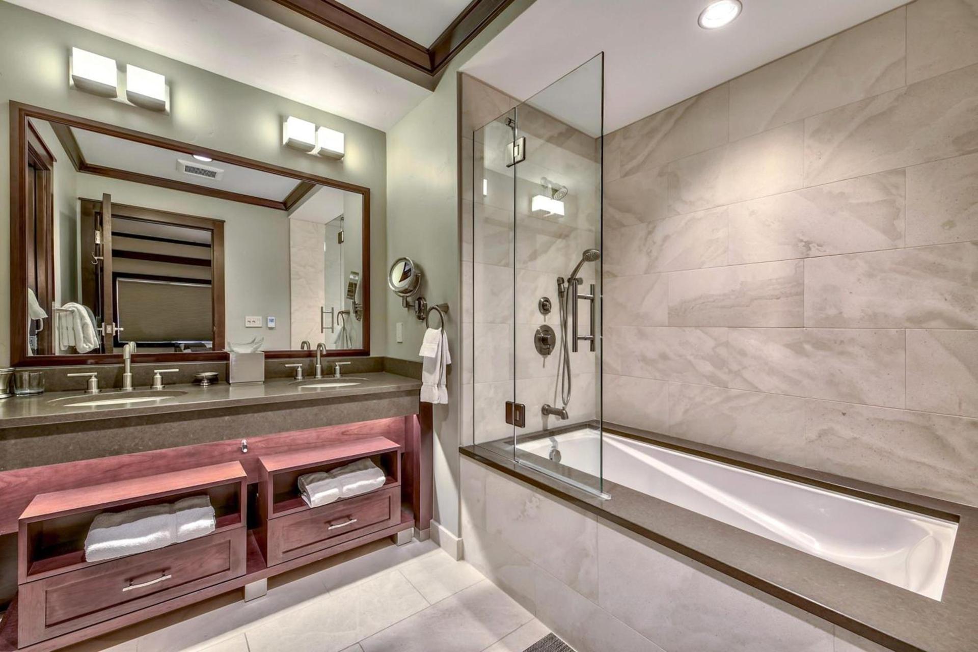 Constellation Residences photo 79