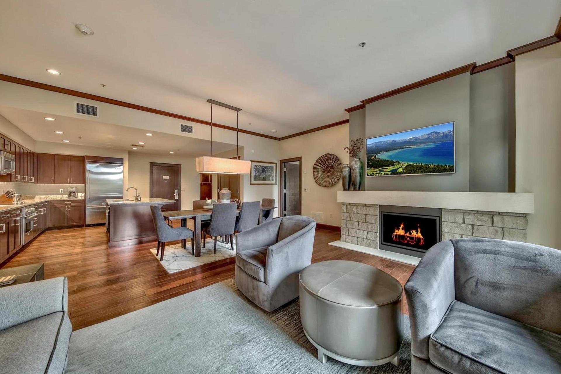 Constellation Residences photo 68
