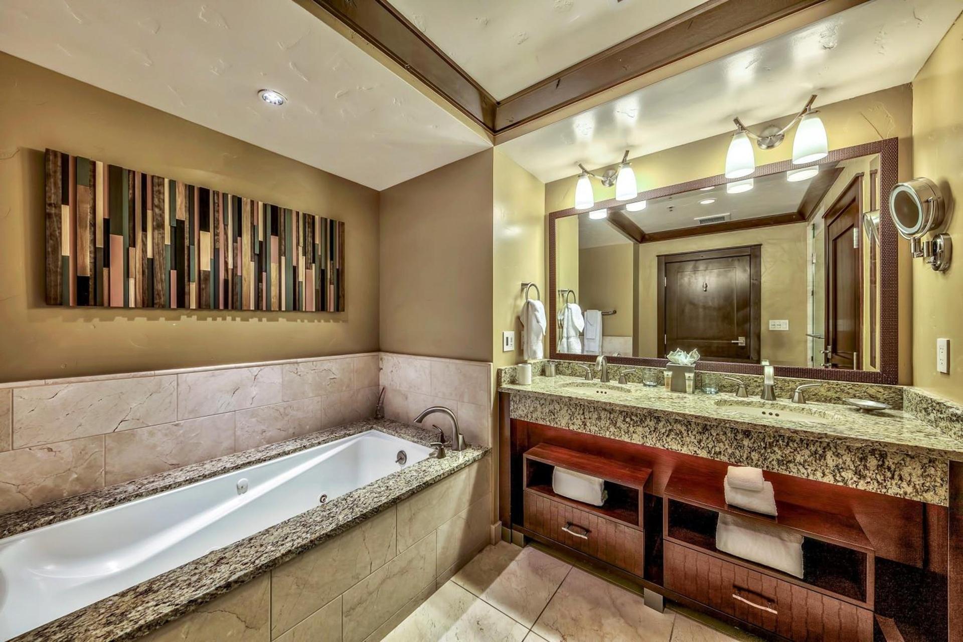 Constellation Residences photo 82