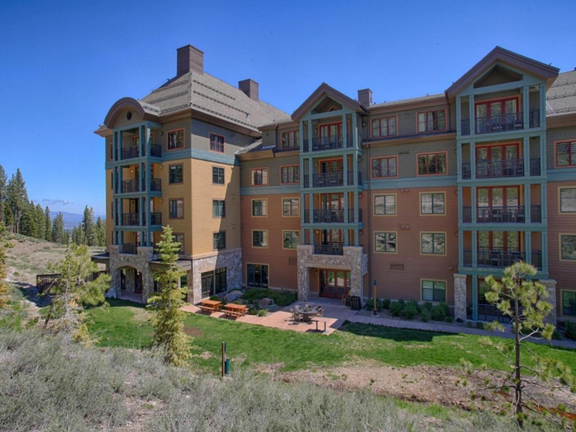 Constellation Residences photo 90