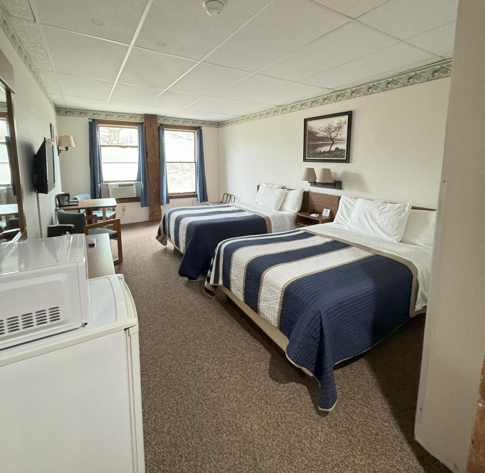 Lake Ontario Motel & Inn photo 36