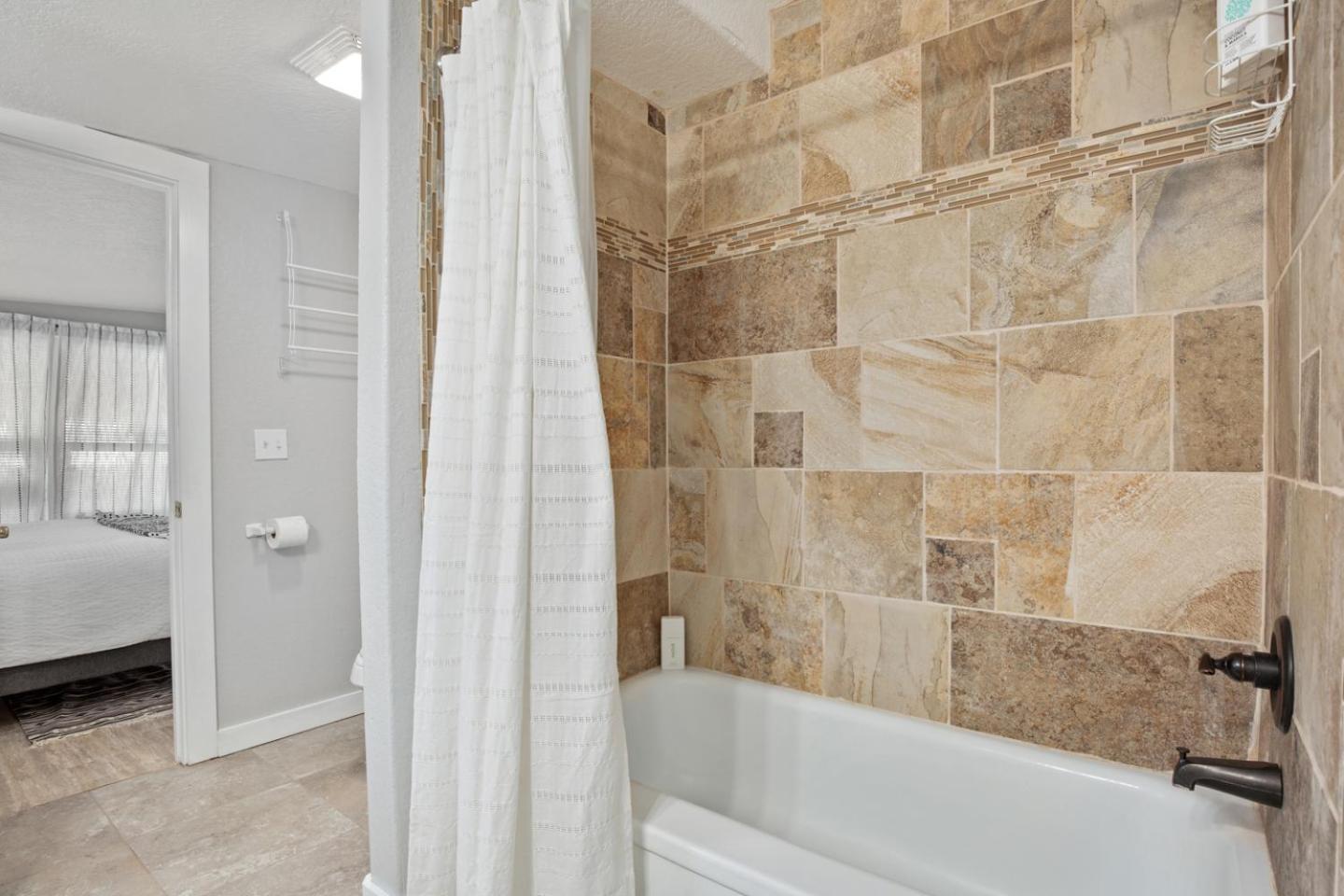 Downtown Studio 1 at Beer Ranch Project Inn photo 13
