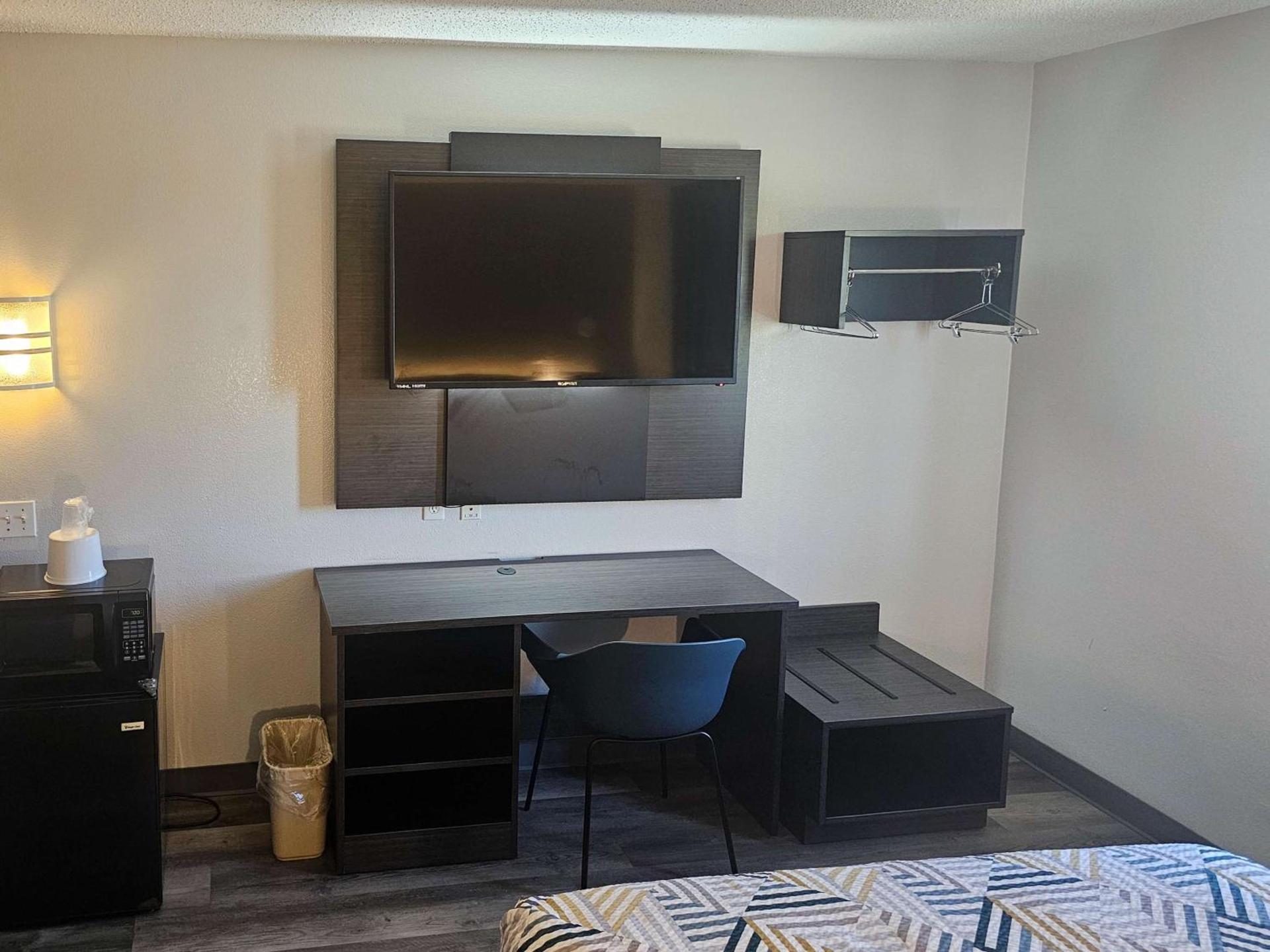 Motel 6 Sinton TX photo 14