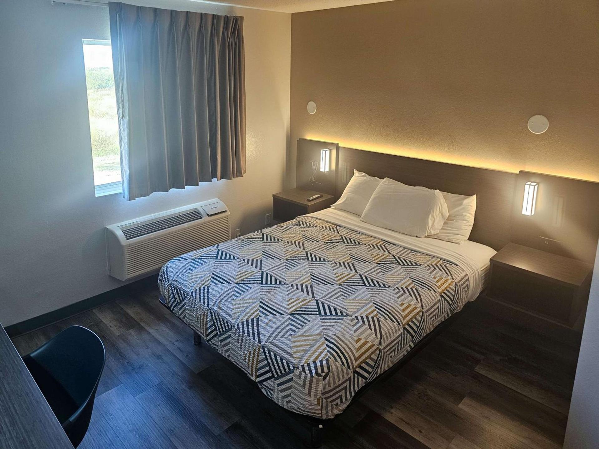 Motel 6 Sinton TX photo 15
