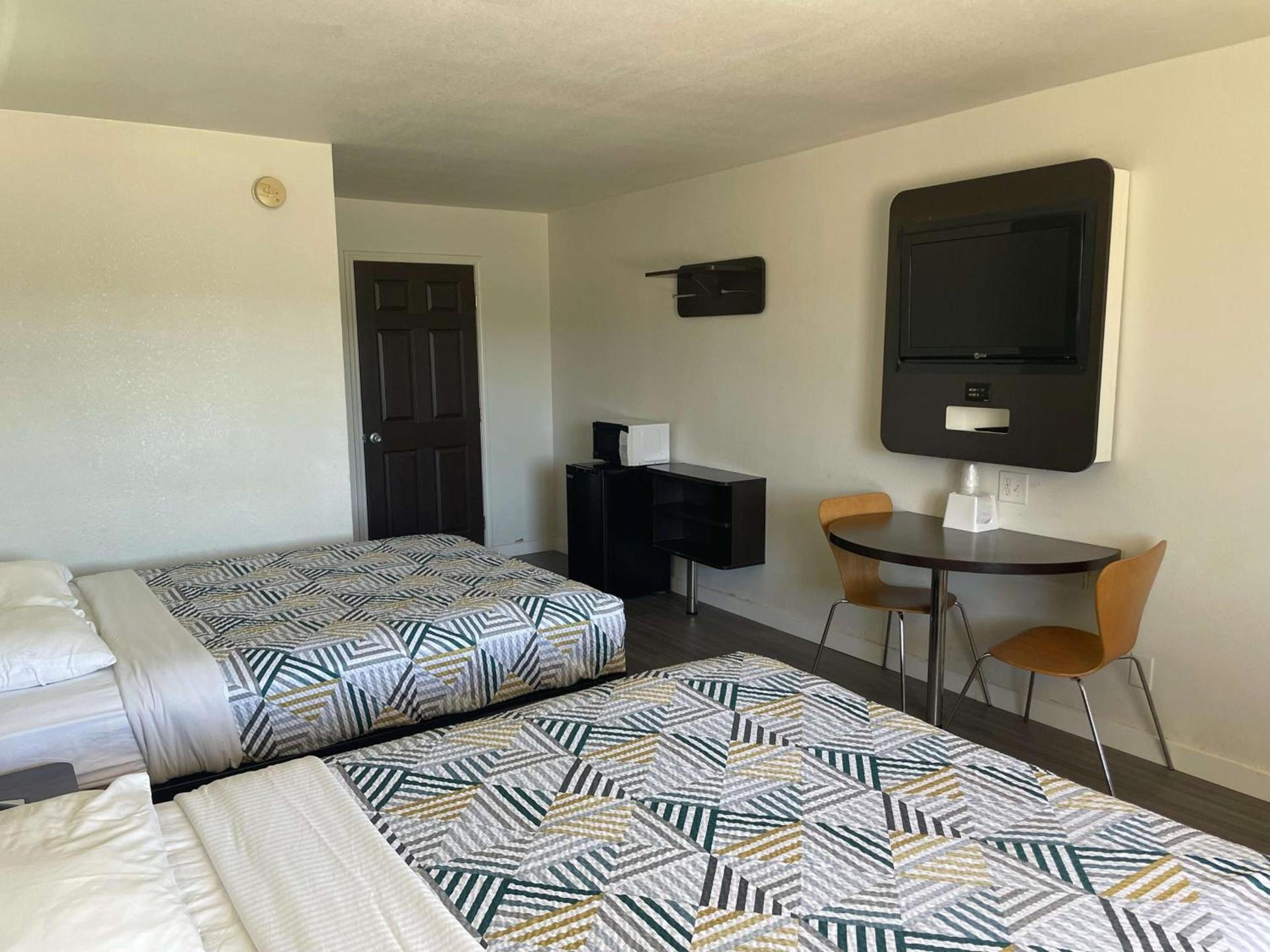 Motel 6-Wichita Falls, TX - North photo 9