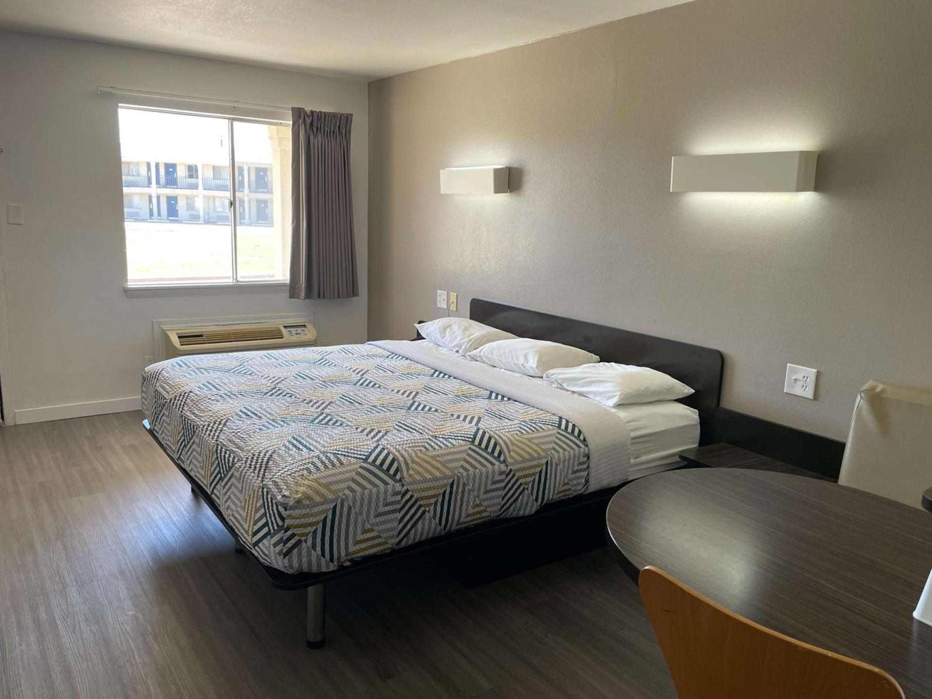 Motel 6-Wichita Falls, TX - North photo 8