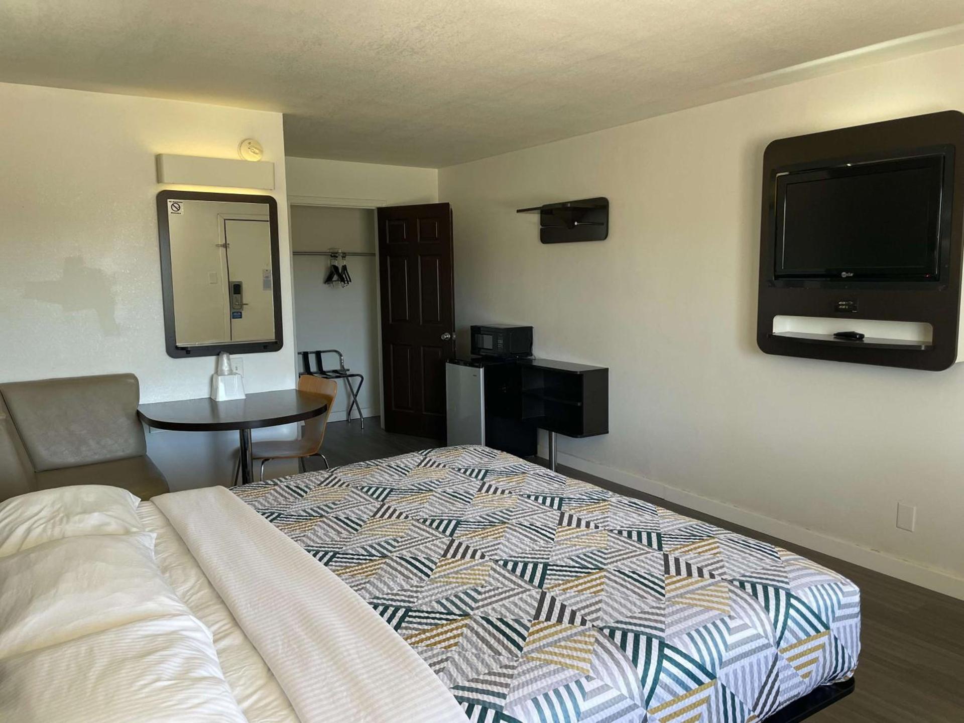 Motel 6-Wichita Falls, TX - North photo 6