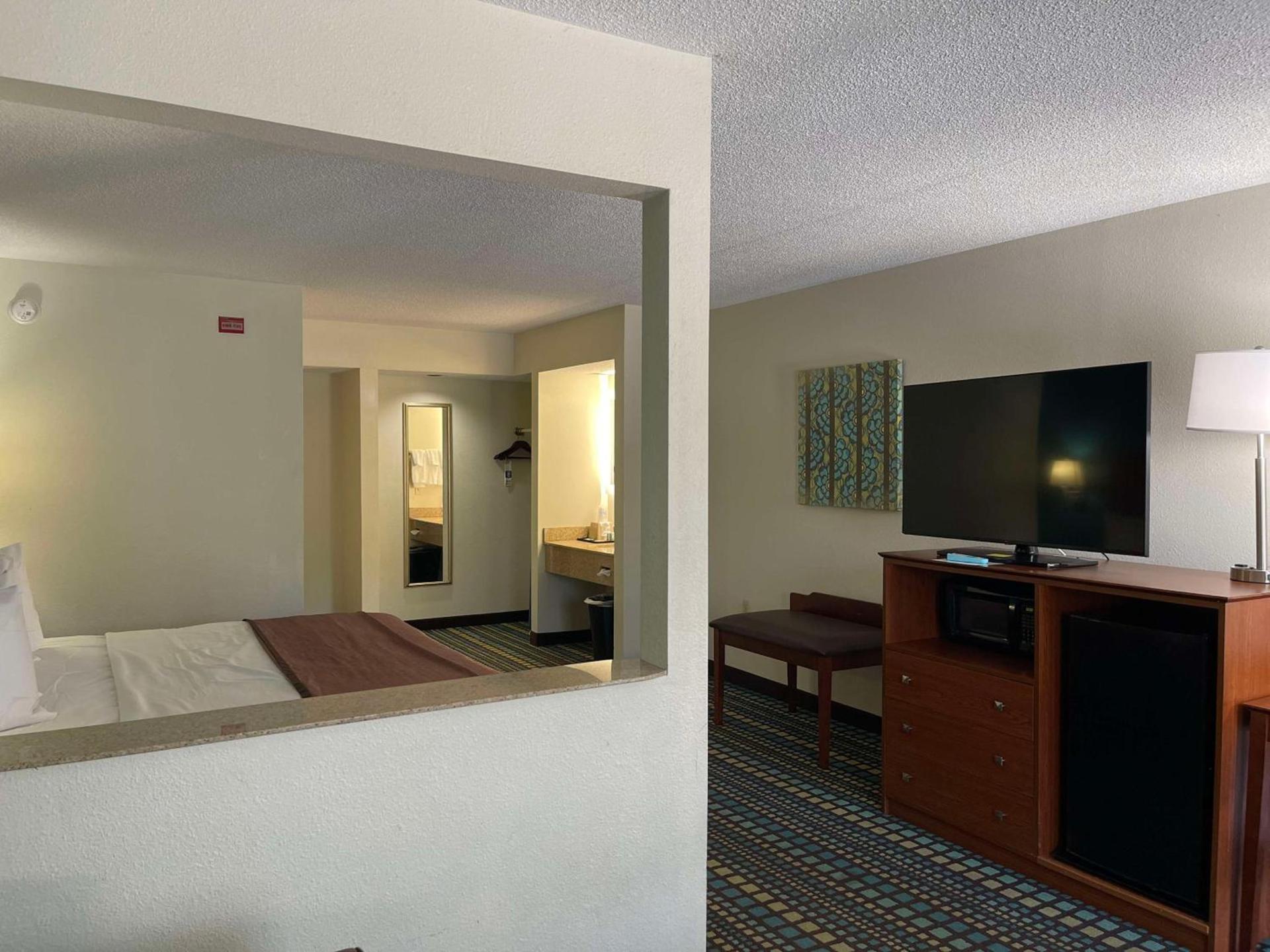 Best Western Tallahassee Downtown Inn and Suites photo 19