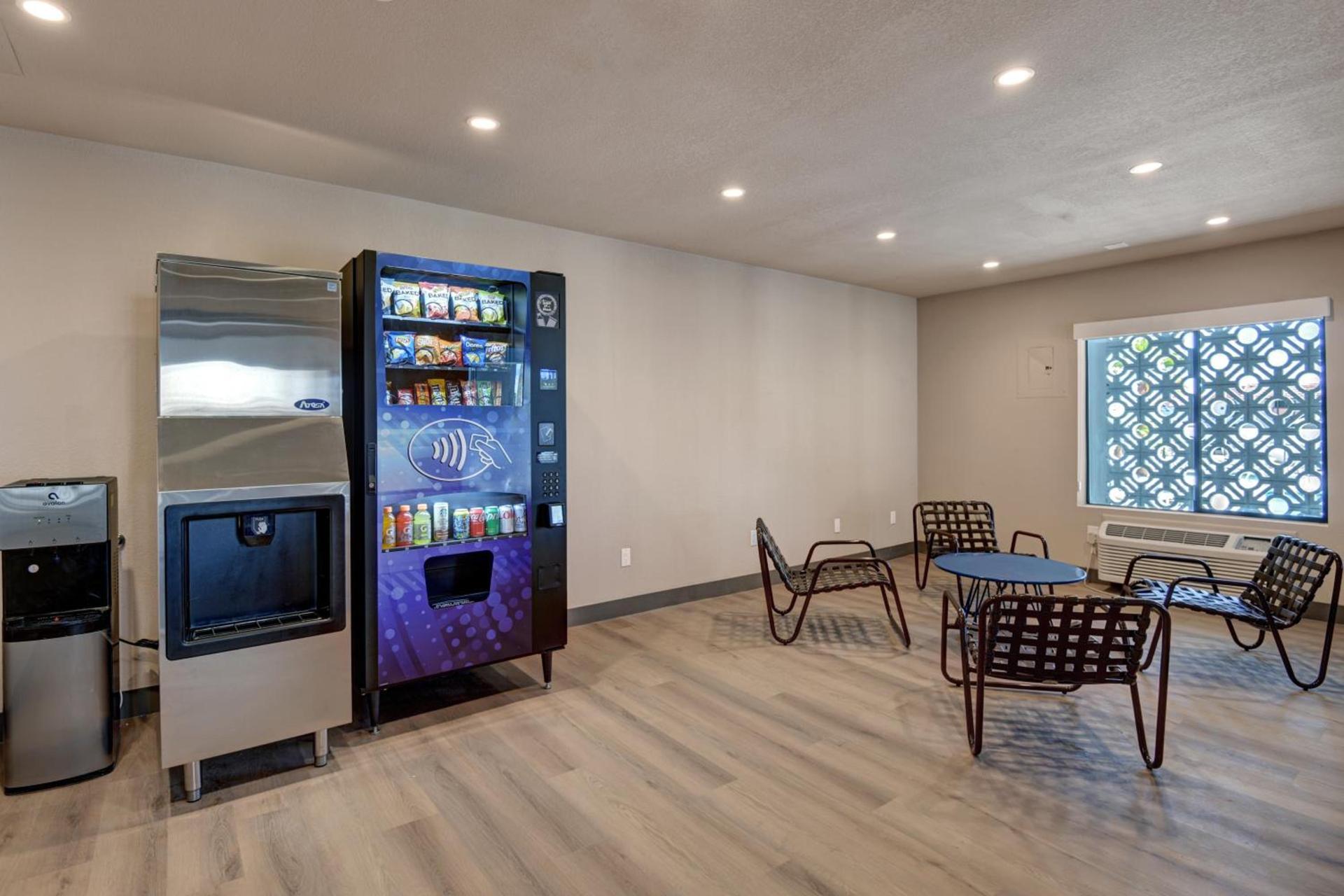 The Dunes Hotel (Palm Springs) photo 31