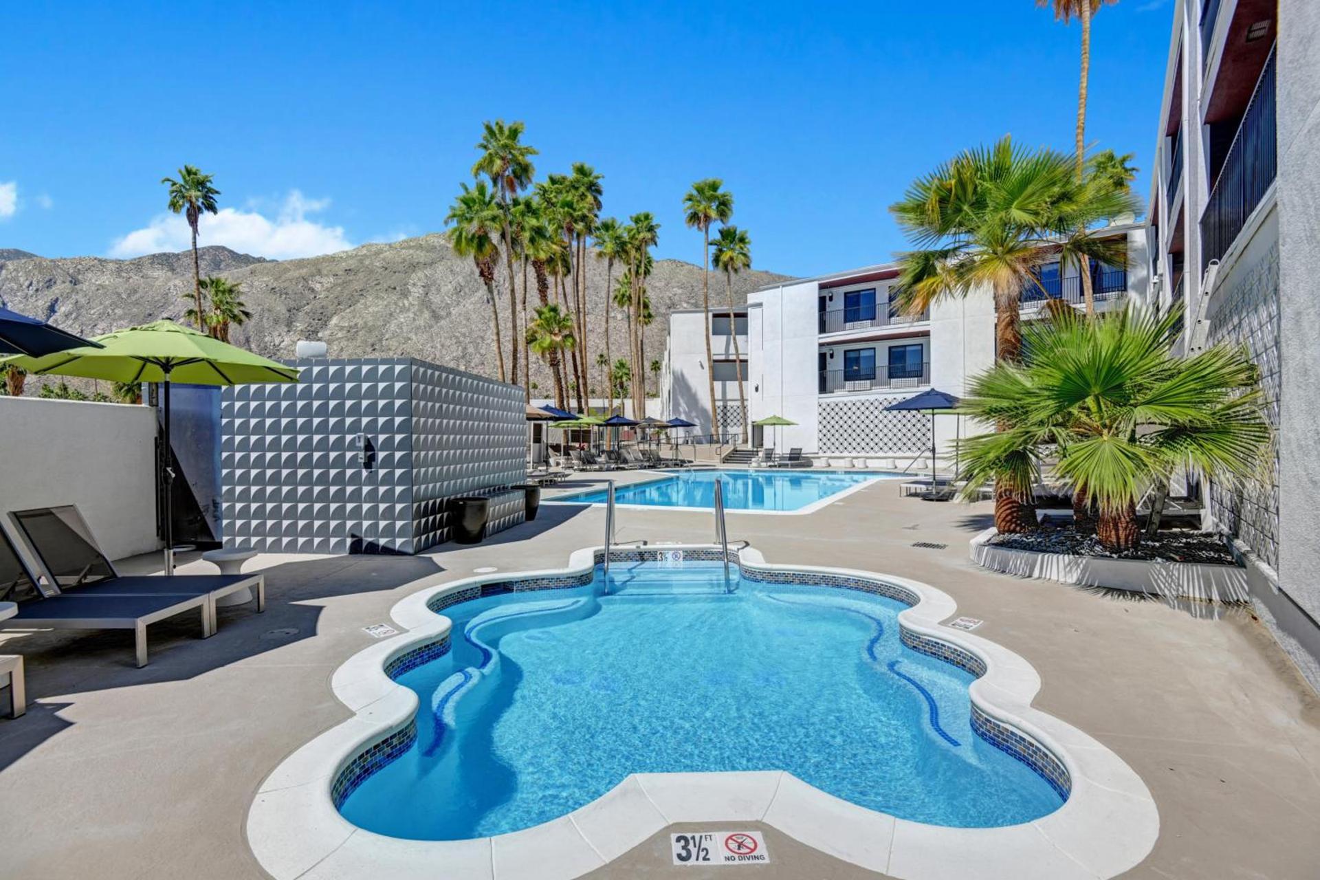 The Dunes Hotel (Palm Springs) photo 34