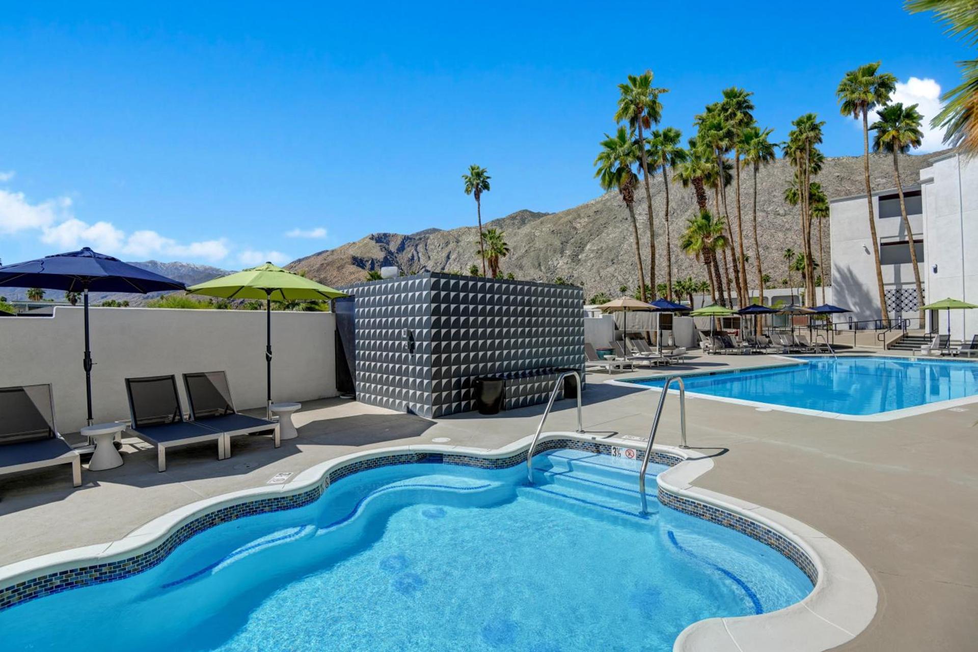 The Dunes Hotel (Palm Springs) photo 6