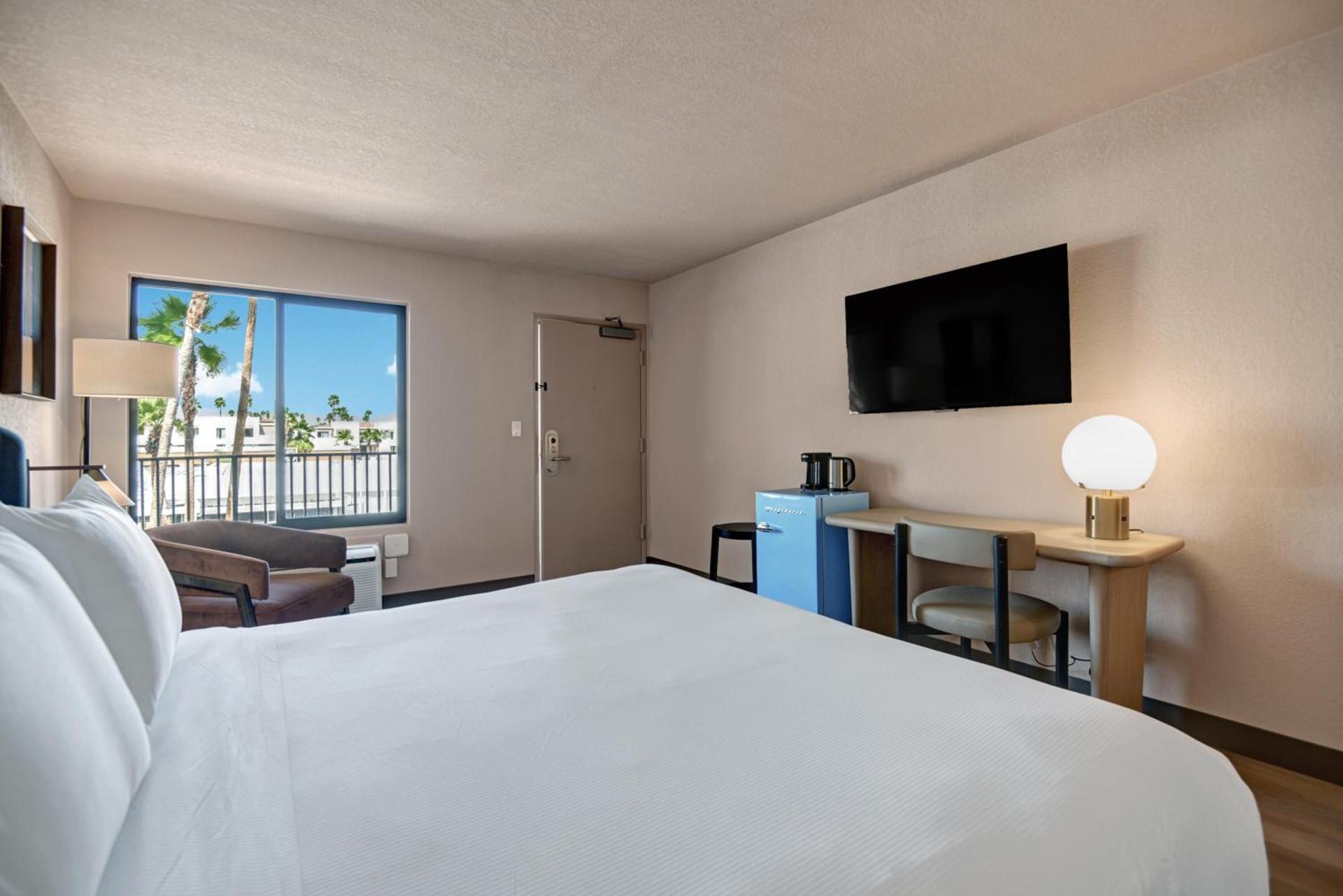 The Dunes Hotel (Palm Springs) photo 41