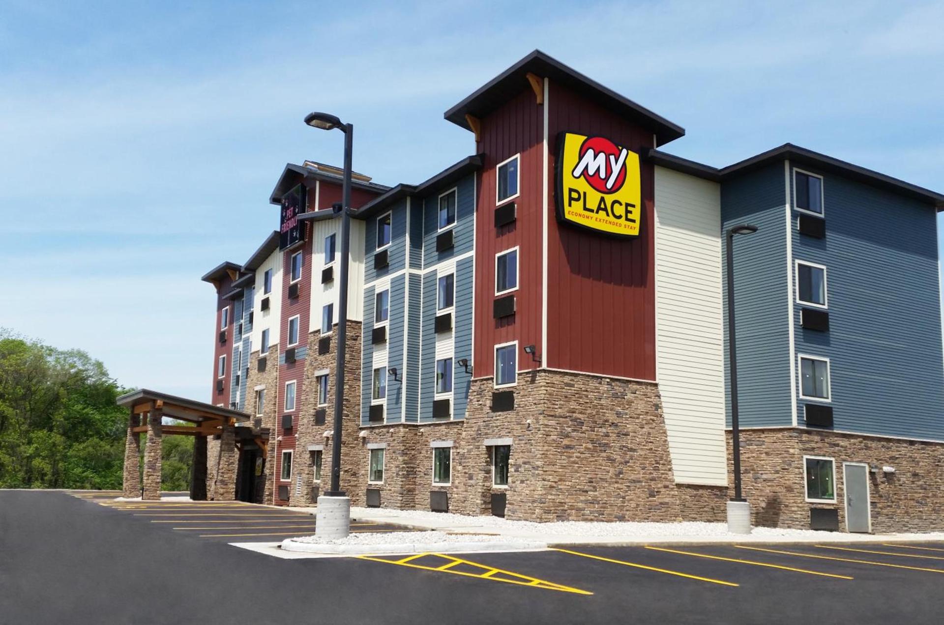 My Place Hotel-Brookings, SD photo 2