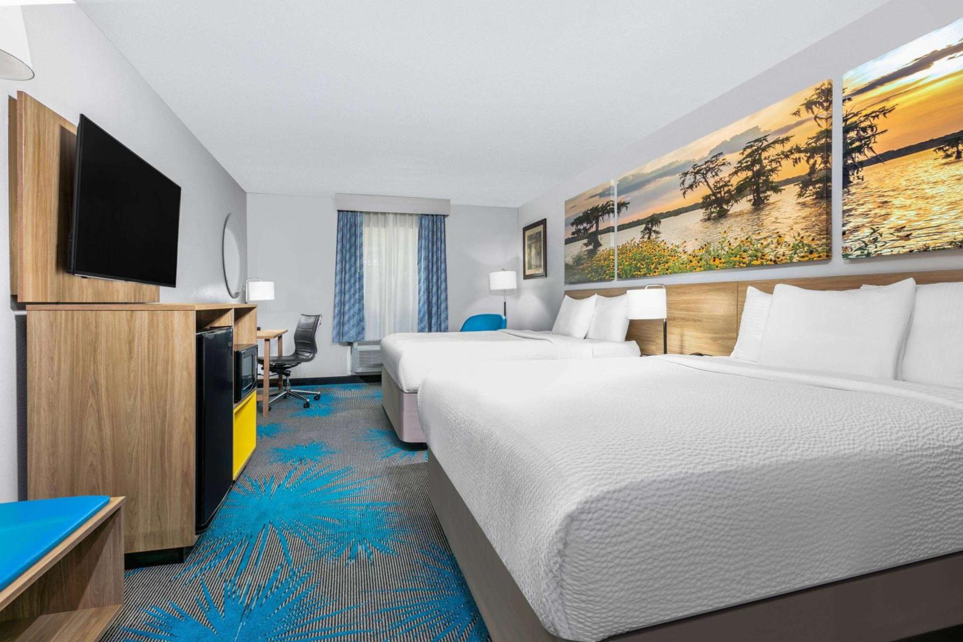 Days Inn & Suites by Wyndham Cabot photo 57