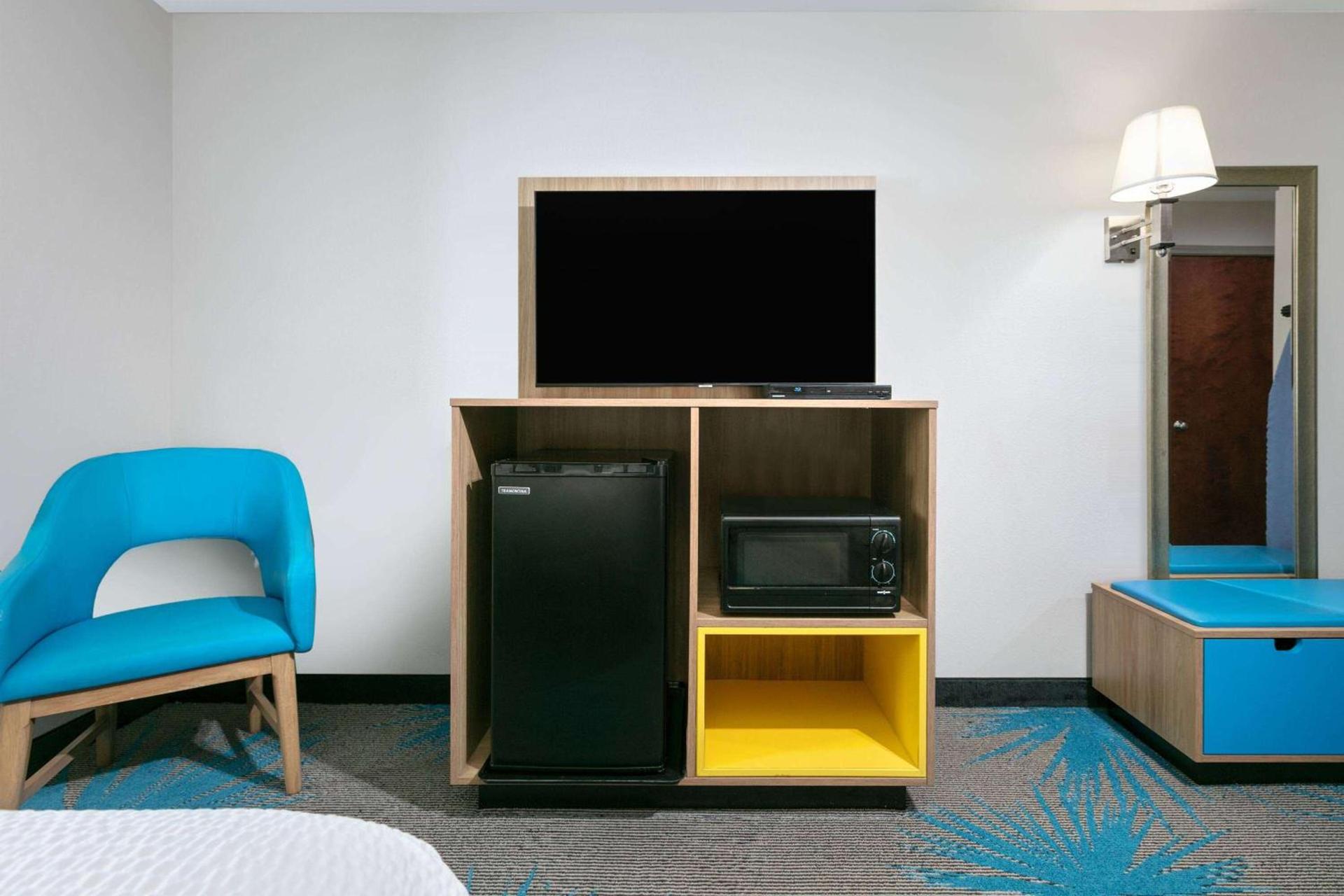 Days Inn & Suites by Wyndham Cabot photo 39