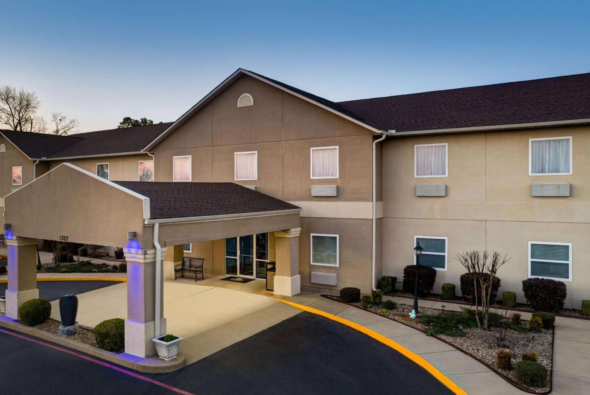 Days Inn & Suites by Wyndham Cabot photo 5