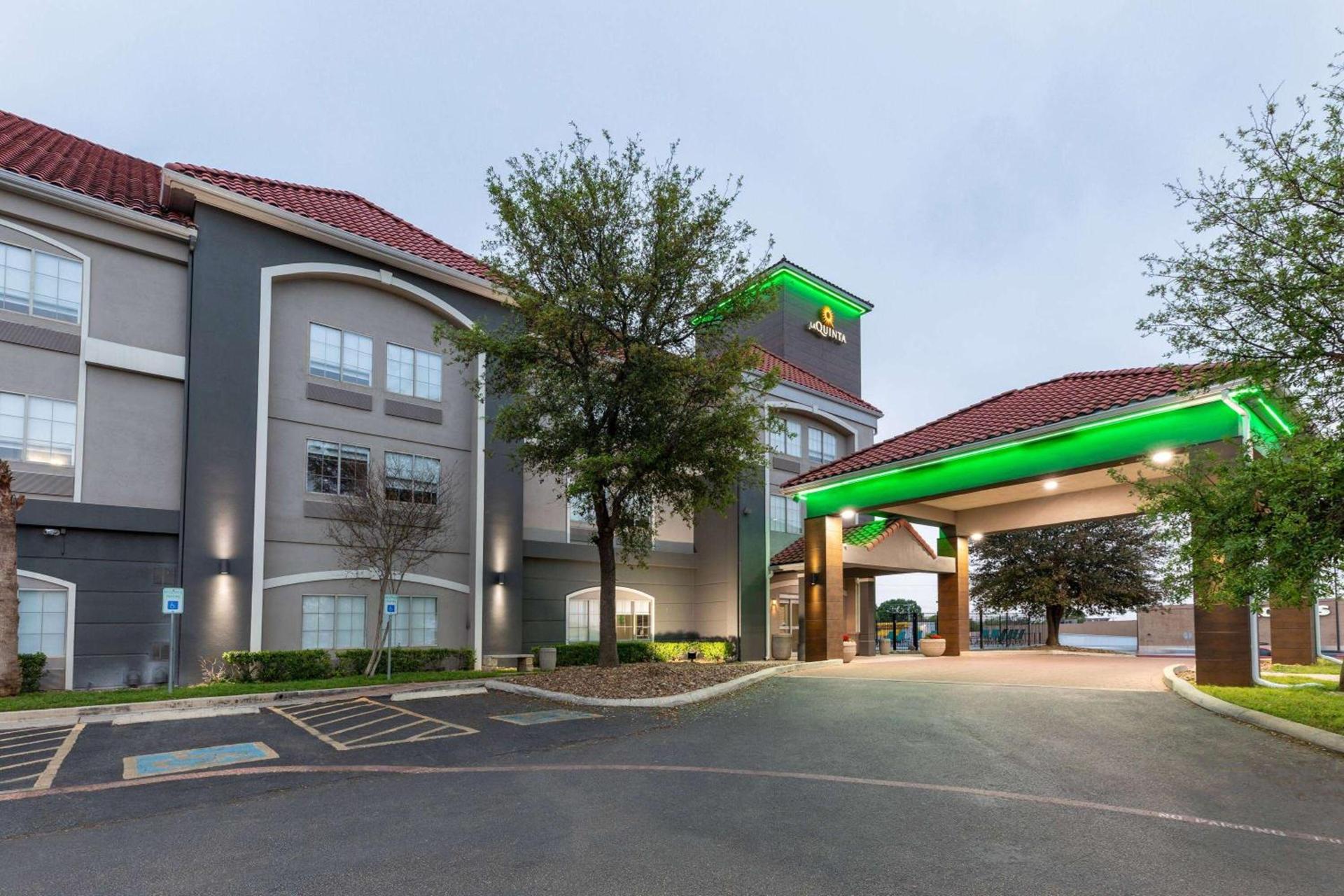 La Quinta by Wyndham New Braunfels photo 8