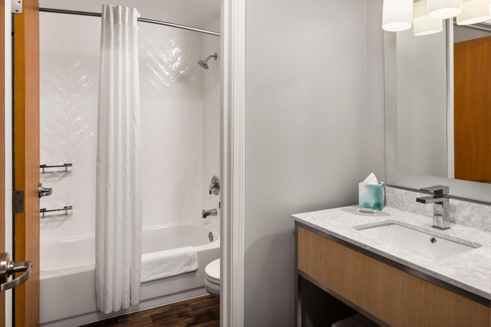 TownePlace Suites Chicago Lombard photo 24