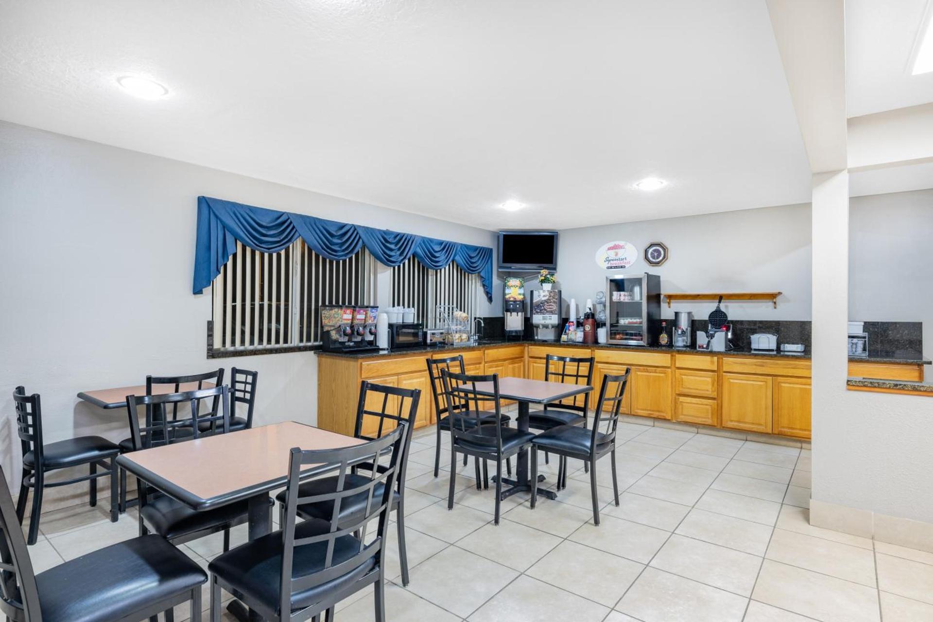 Super 8 by Wyndham Richfield UT photo 4