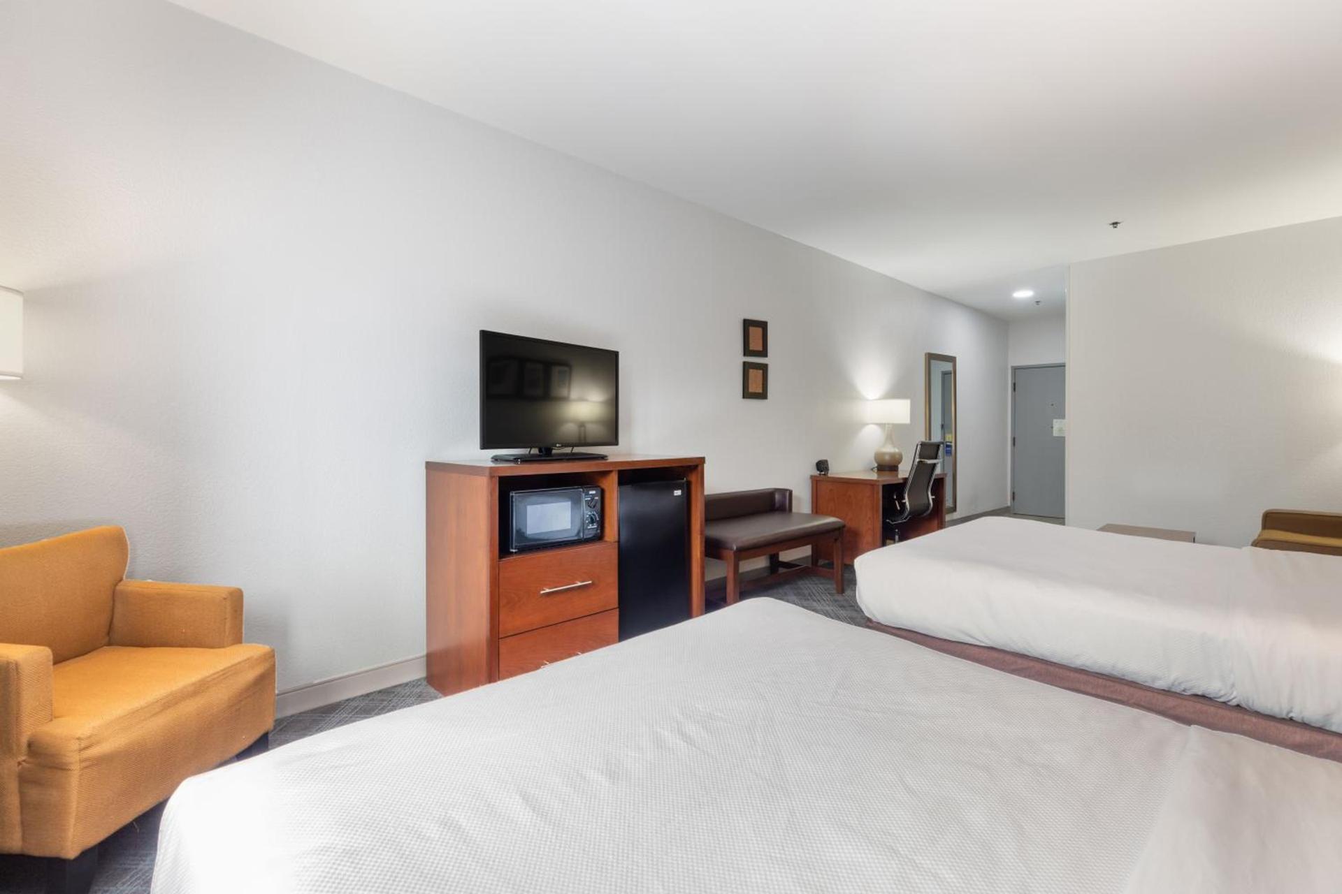 Comfort Suites Lombard - Addison photo 36