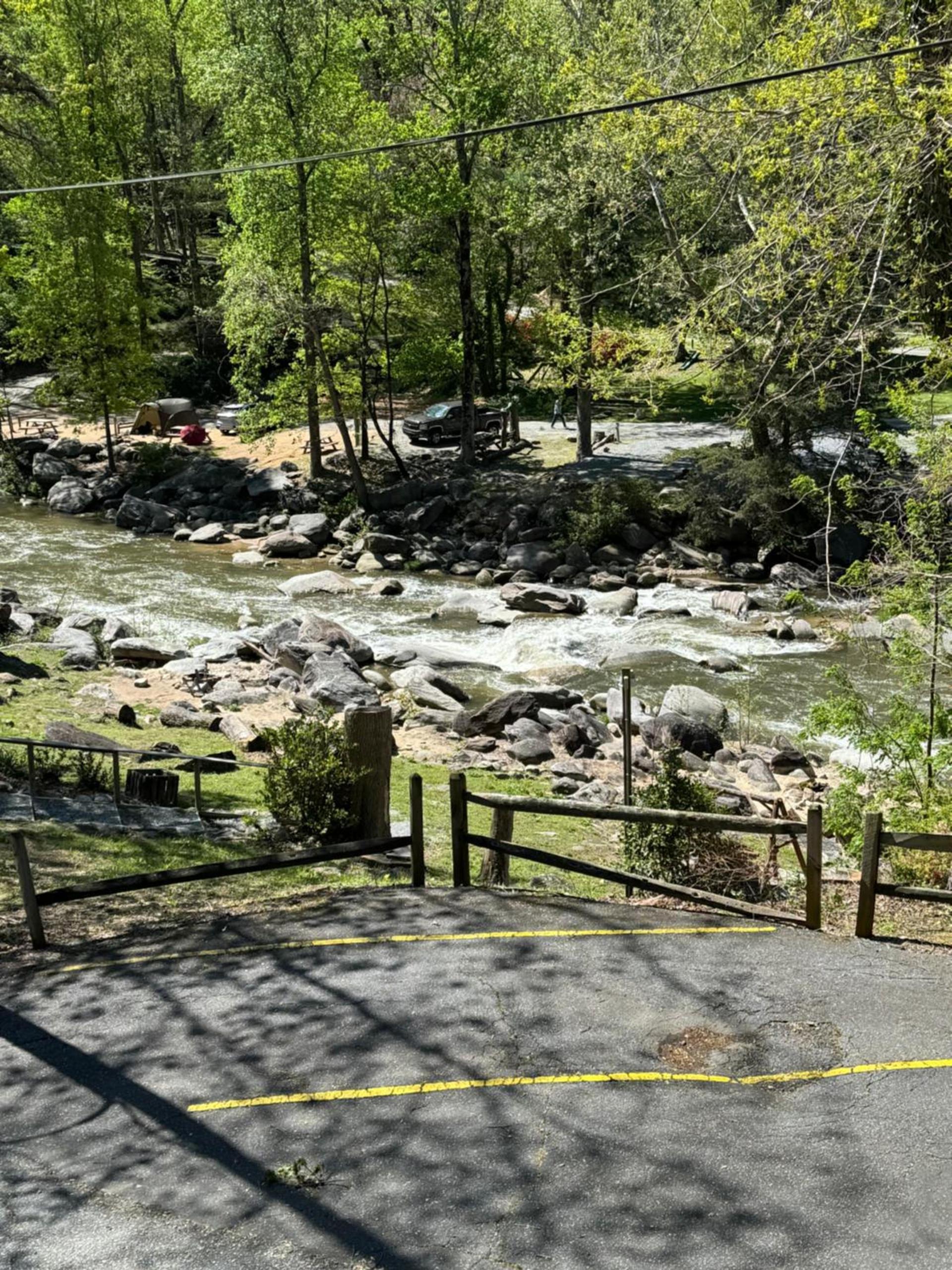 The Evening Shade River Lodge and Cabins photo 72