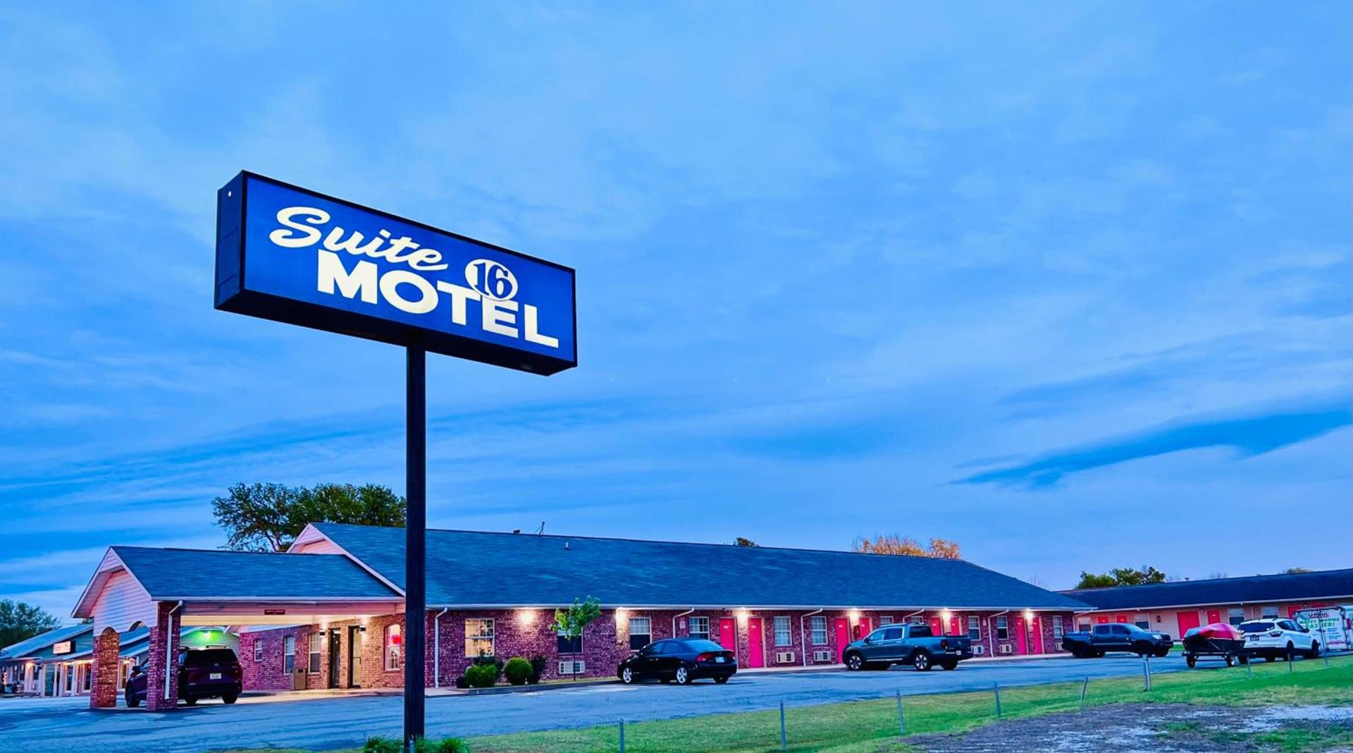 Suite 16 Motel photo 13