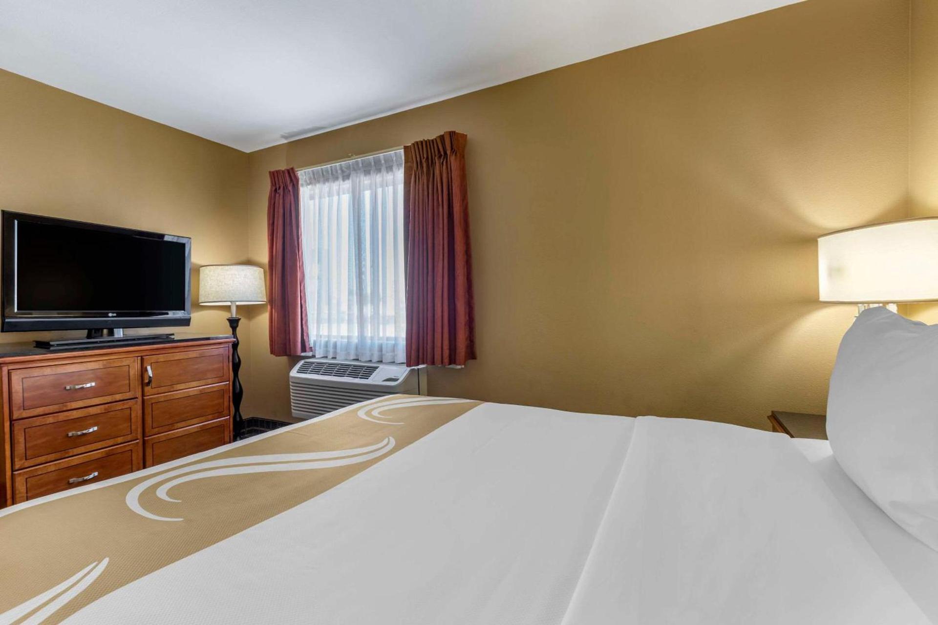 Quality Inn & Suites Westminster Seal Beach photo 26