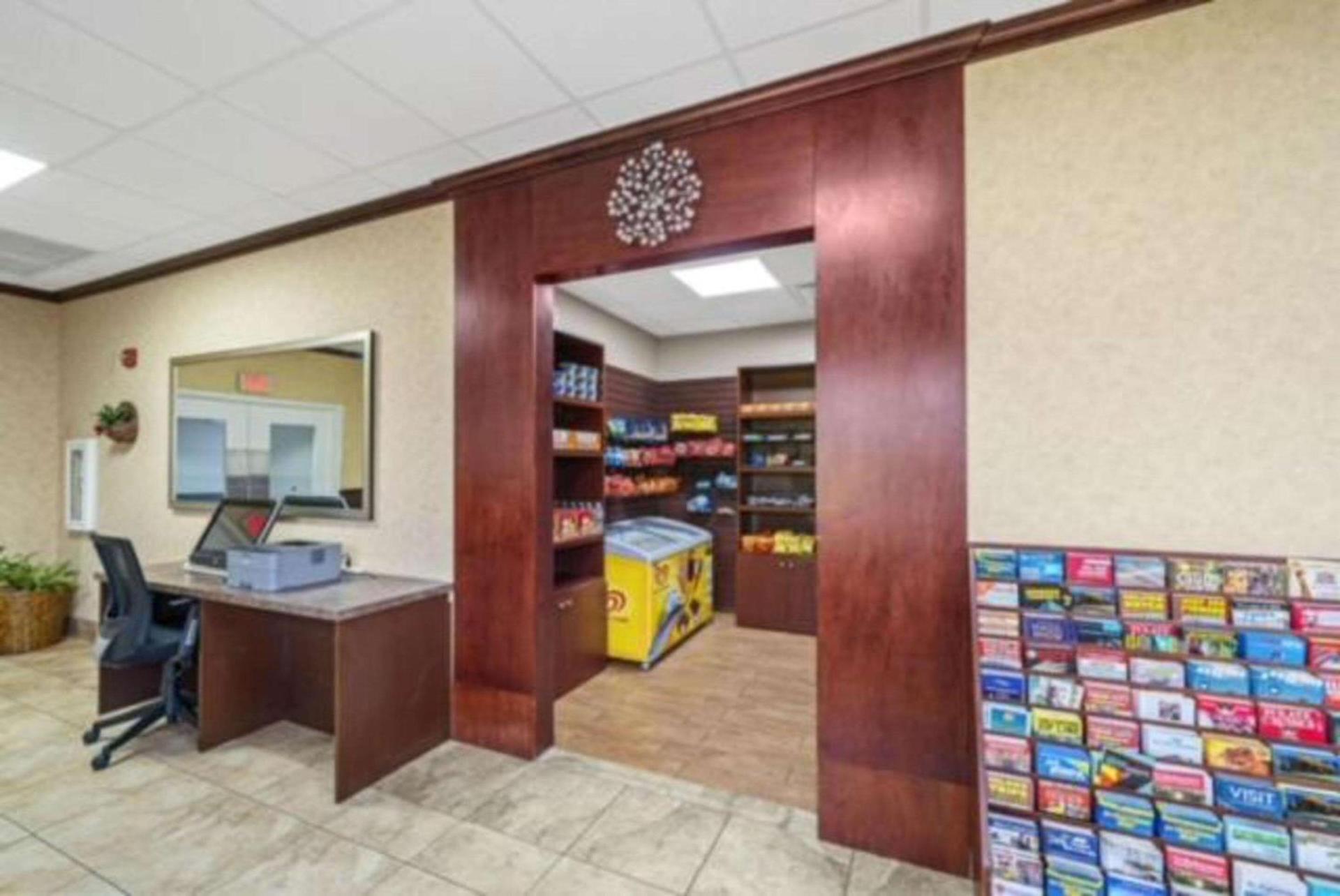 Quality Inn & Suites Tampa near Fairgrounds and Casino photo 38