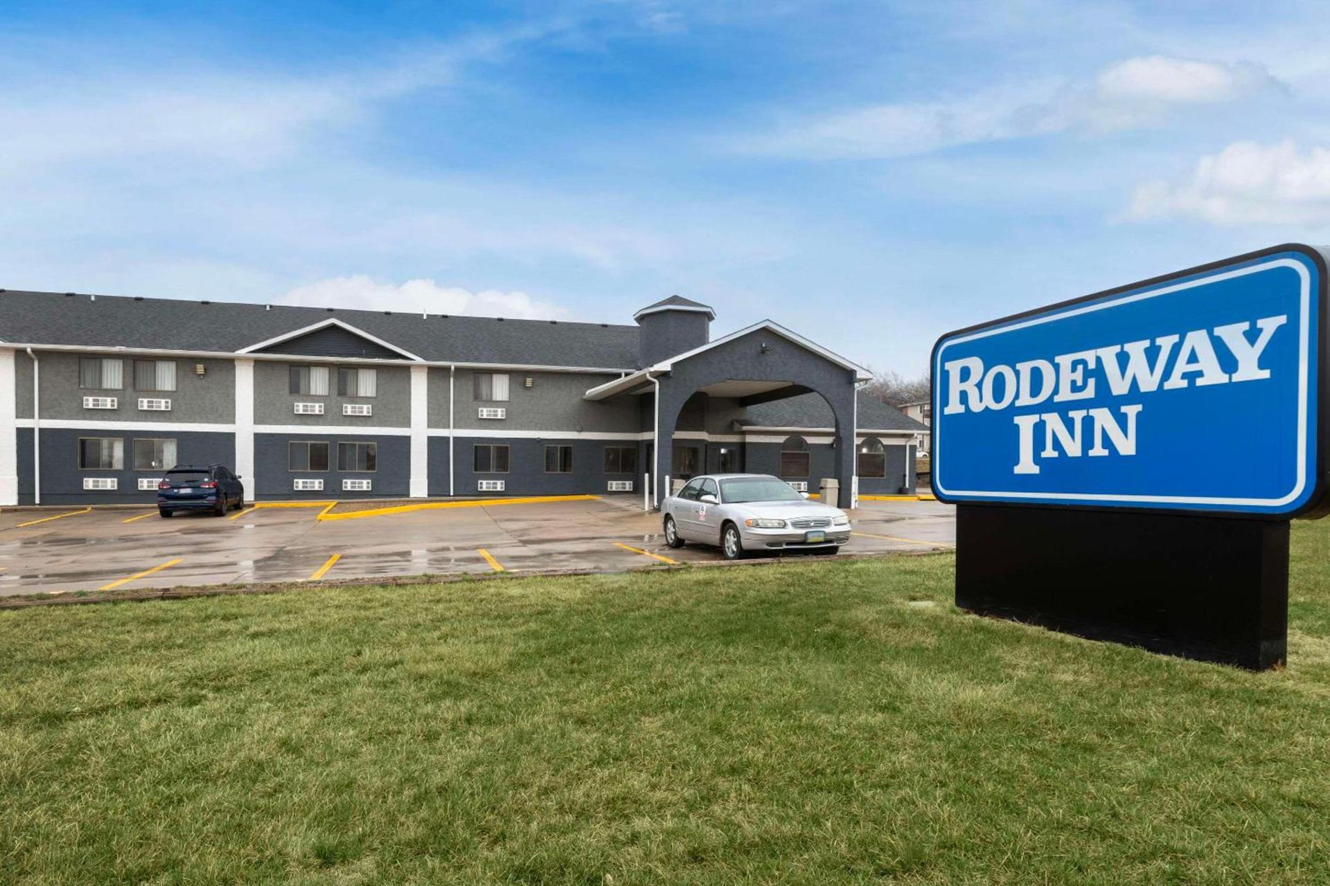Rodeway Inn Red Oak photo 2