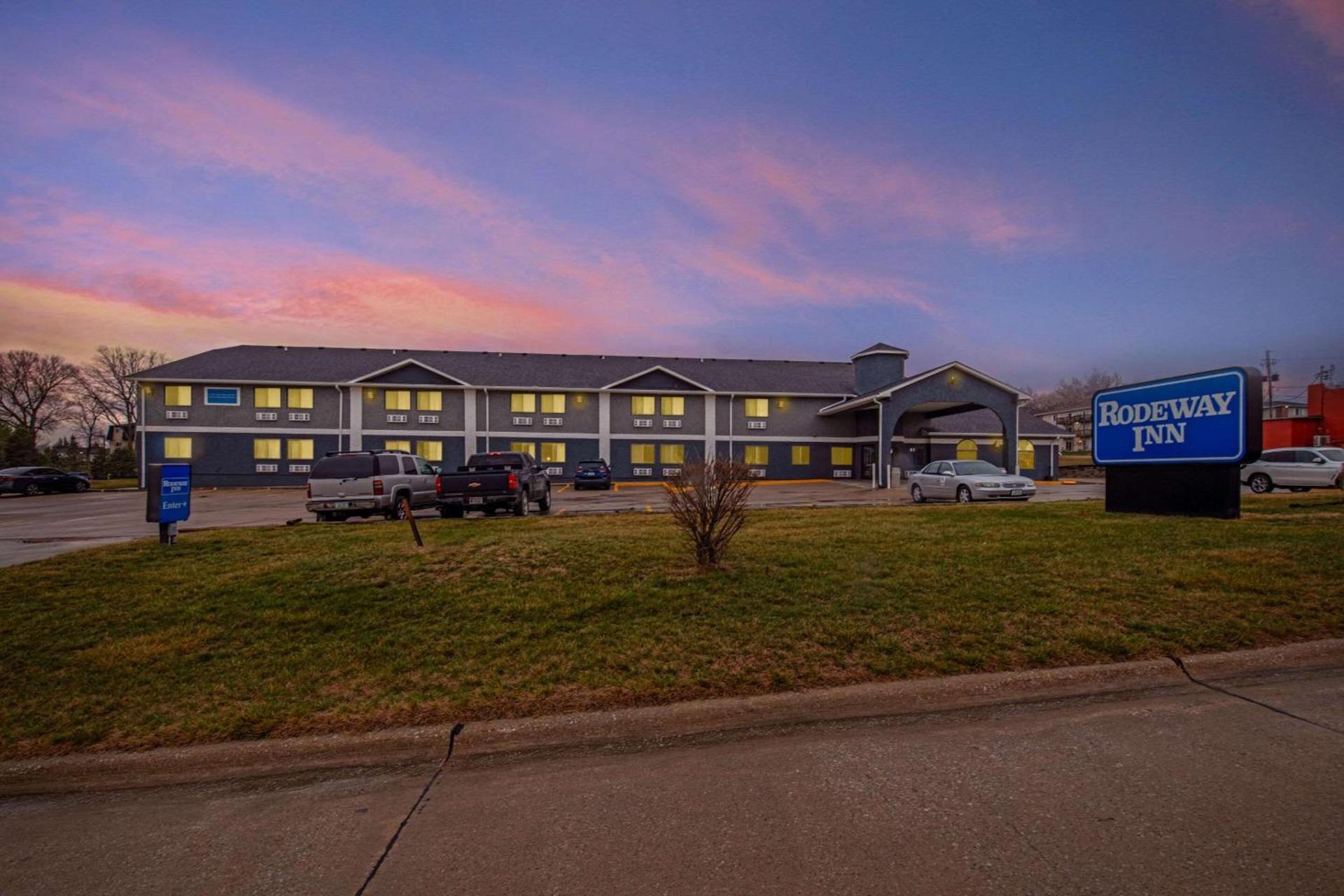 Rodeway Inn Red Oak photo 7