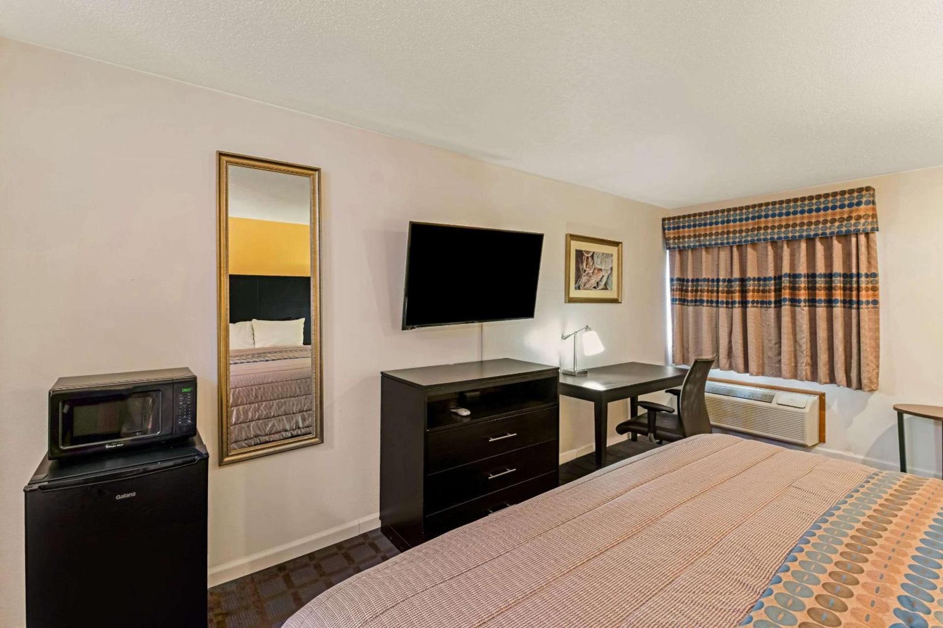 Rodeway Inn Red Oak photo 18