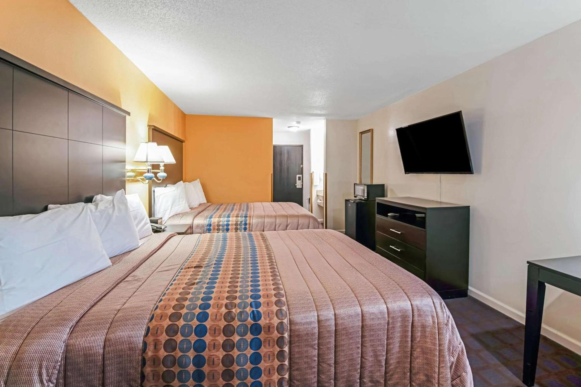 Rodeway Inn Red Oak photo 22